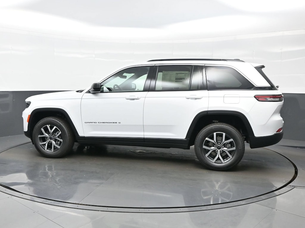 New 2027 Jeep Grand Cherokee Laredo X Sport Utility