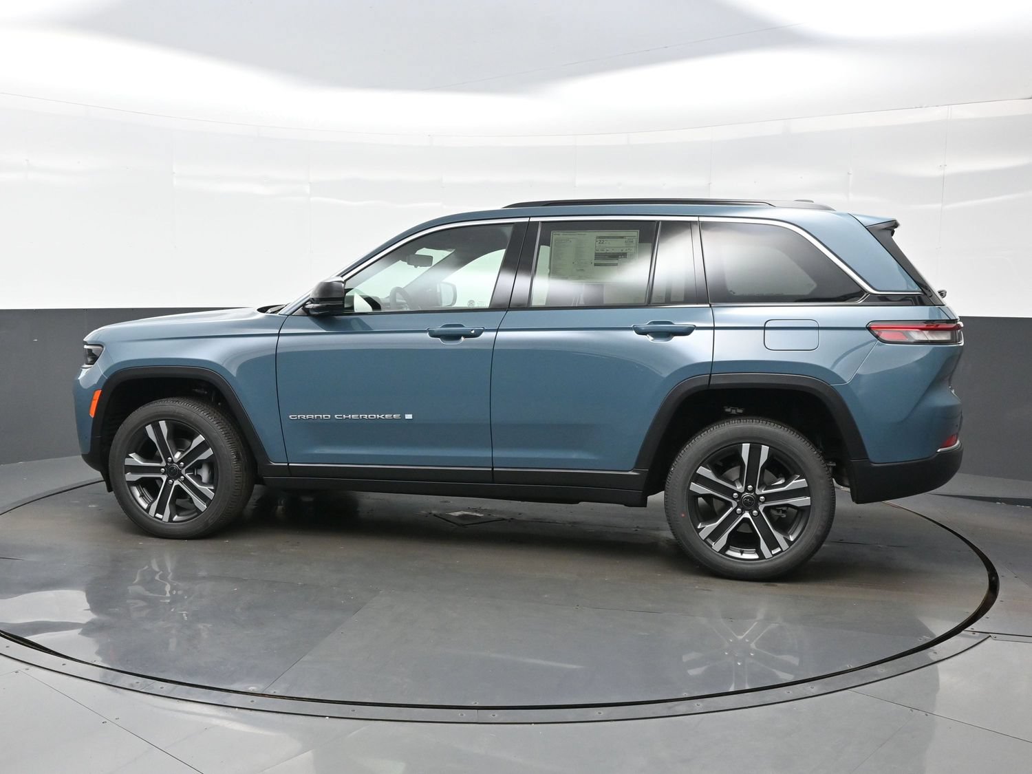 New 2027 Jeep Grand Cherokee LIMITED 4X4 Sport Utility