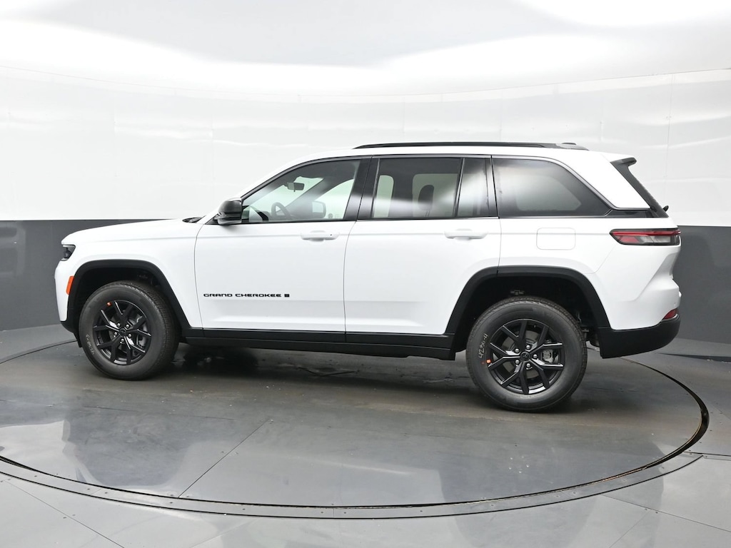 New 2027 Jeep Grand Cherokee LAREDO ALTITUDE 4X4 Sport Utility