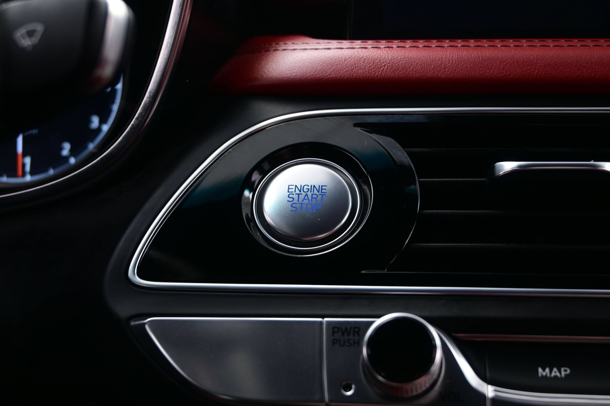 2023 GENESIS G70 Standard - Photo 24