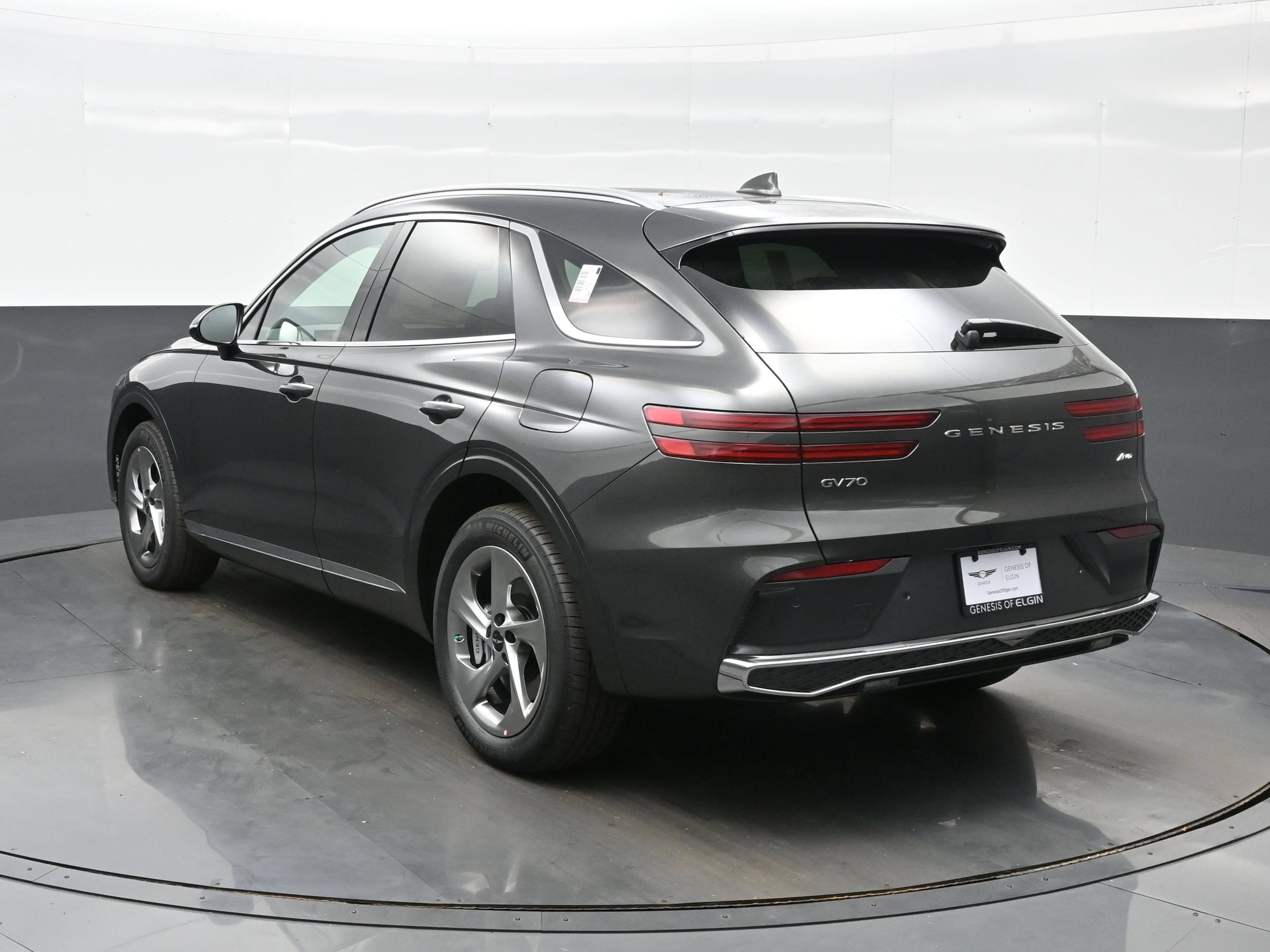 2026 GENESIS GV70 Standard - Photo 4