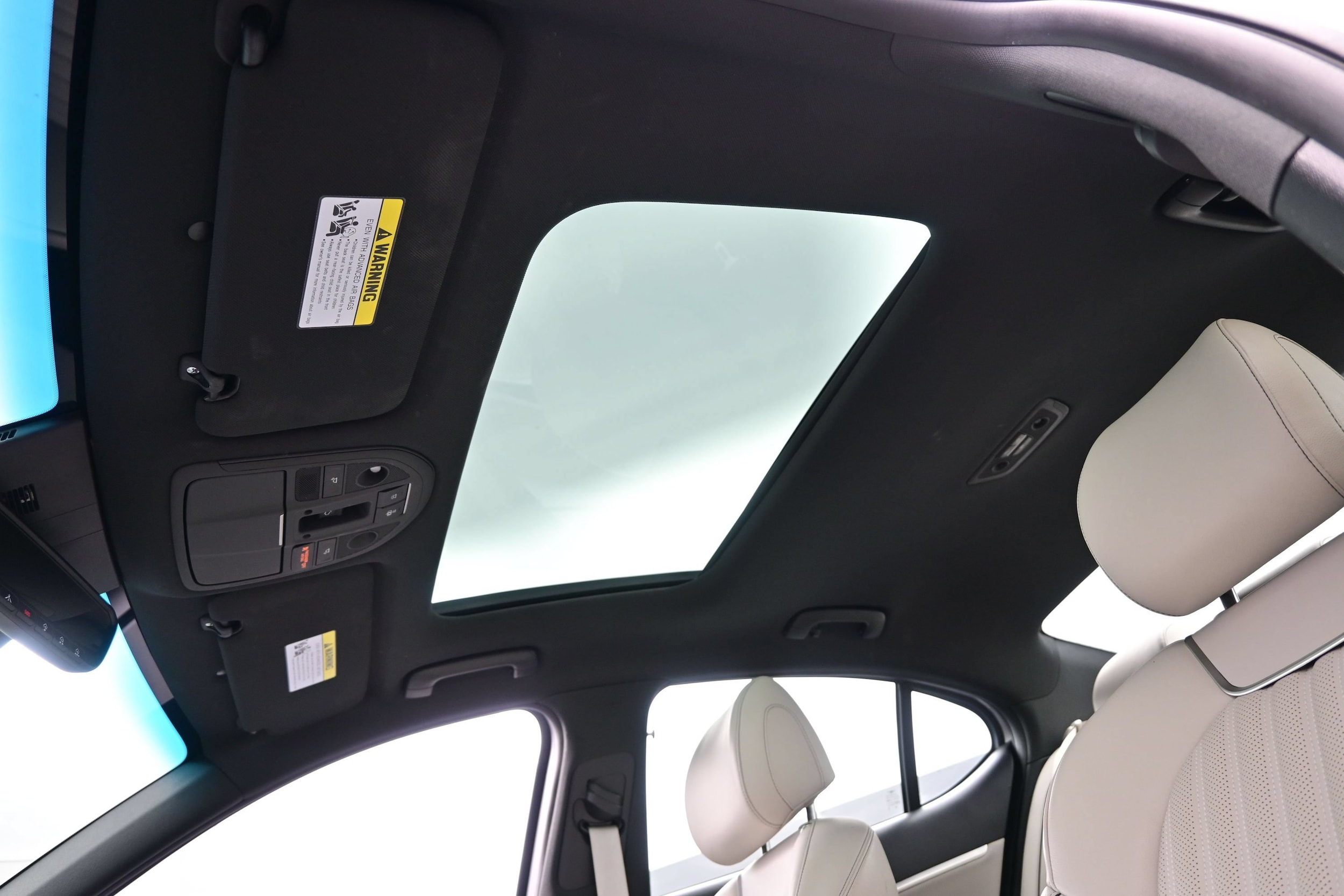 2023 GENESIS G70 Standard - Photo 18