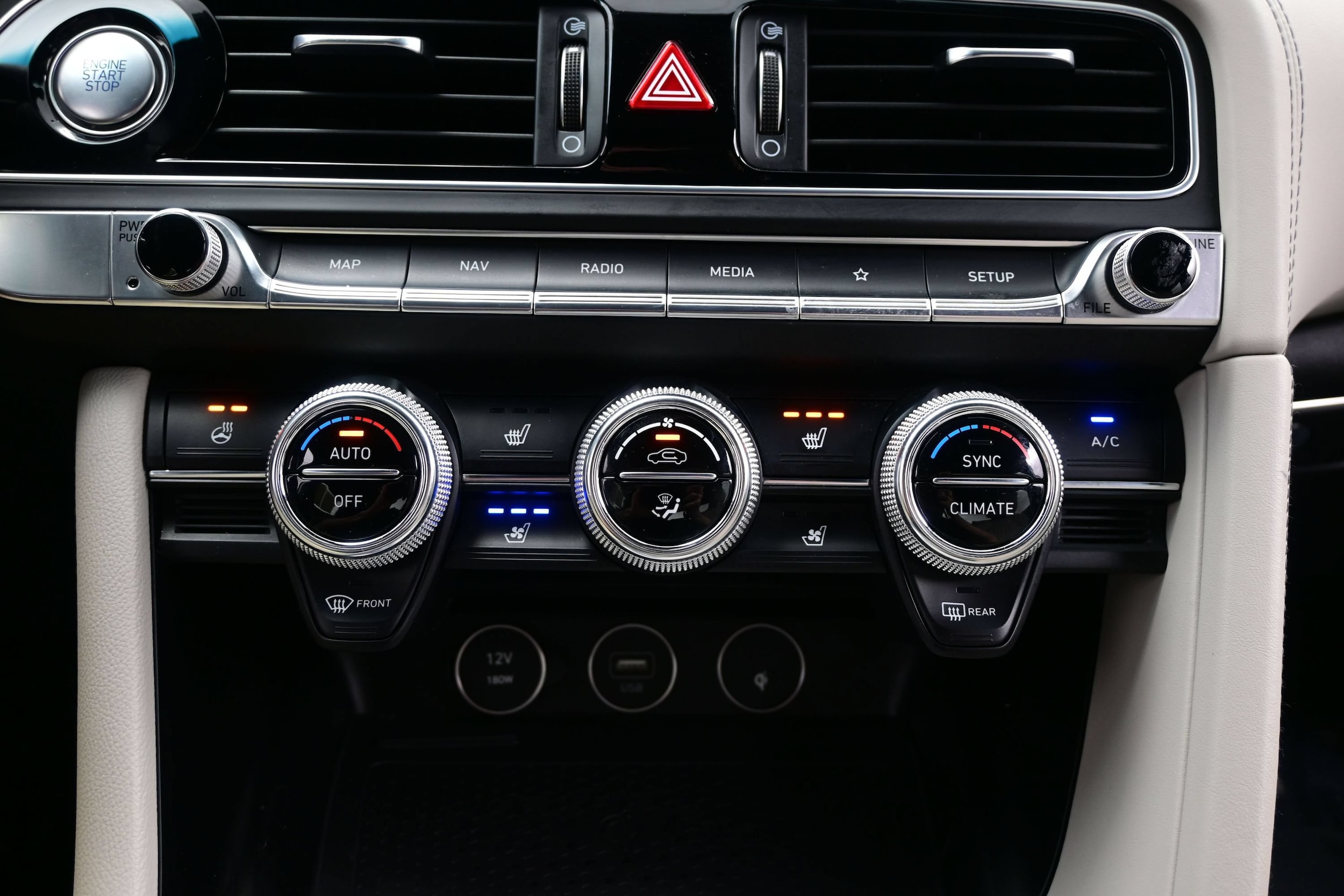 2023 GENESIS G70 Standard - Photo 21