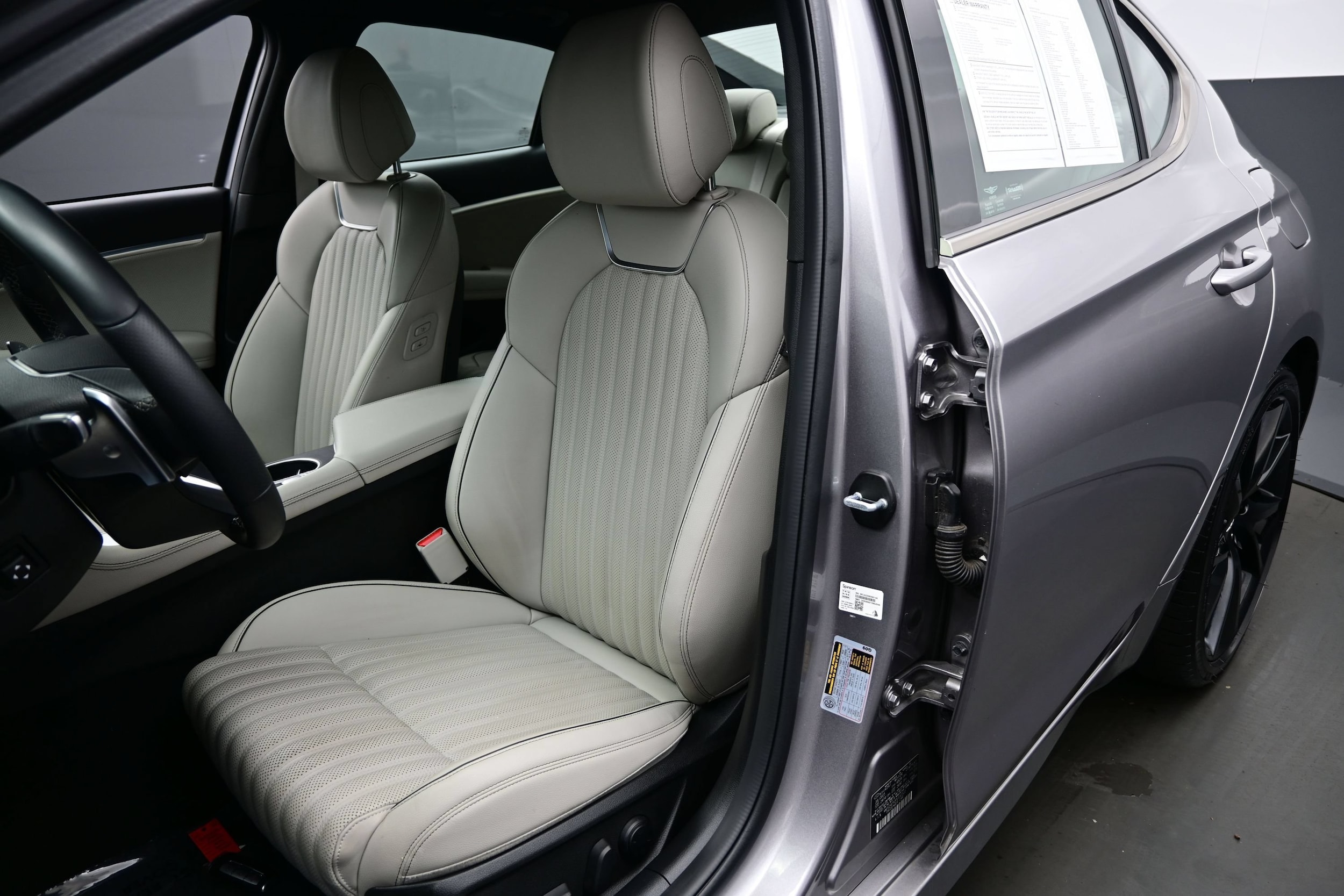 2023 GENESIS G70 Standard - Photo 12