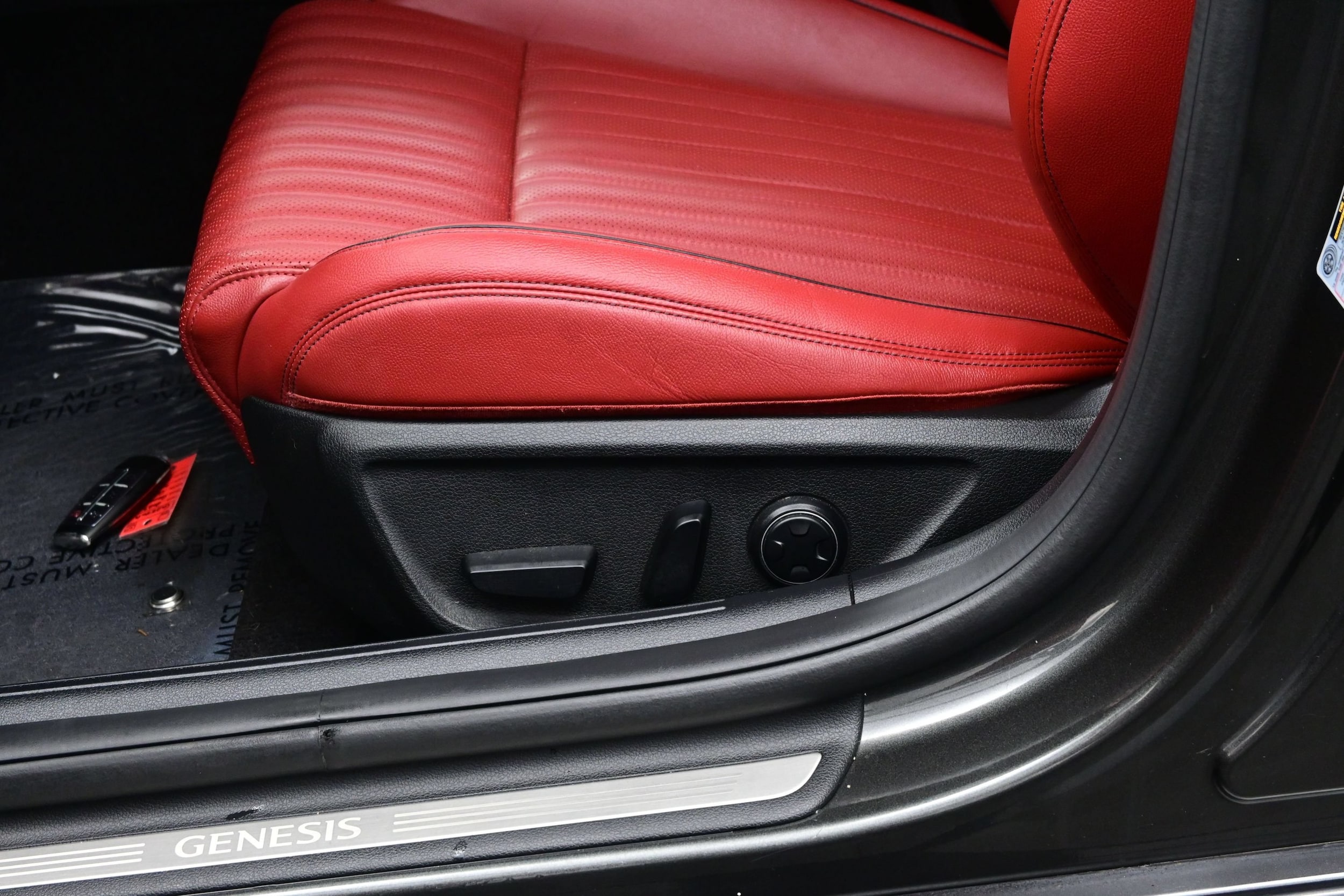 2023 GENESIS G70 Standard - Photo 11