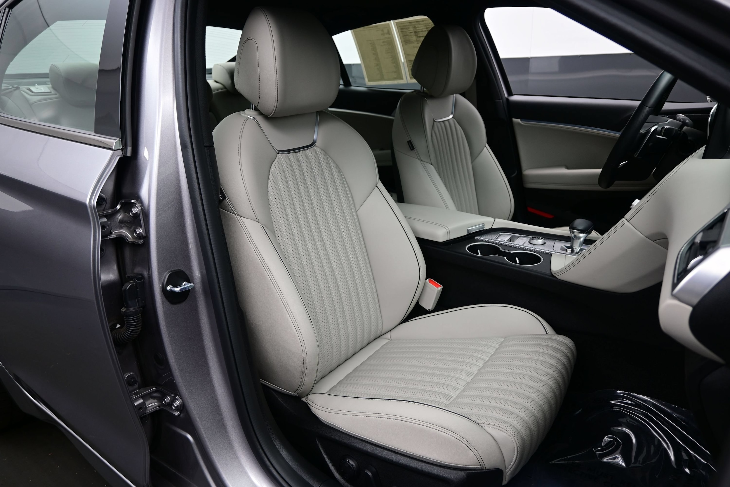 2023 GENESIS G70 Standard - Photo 14