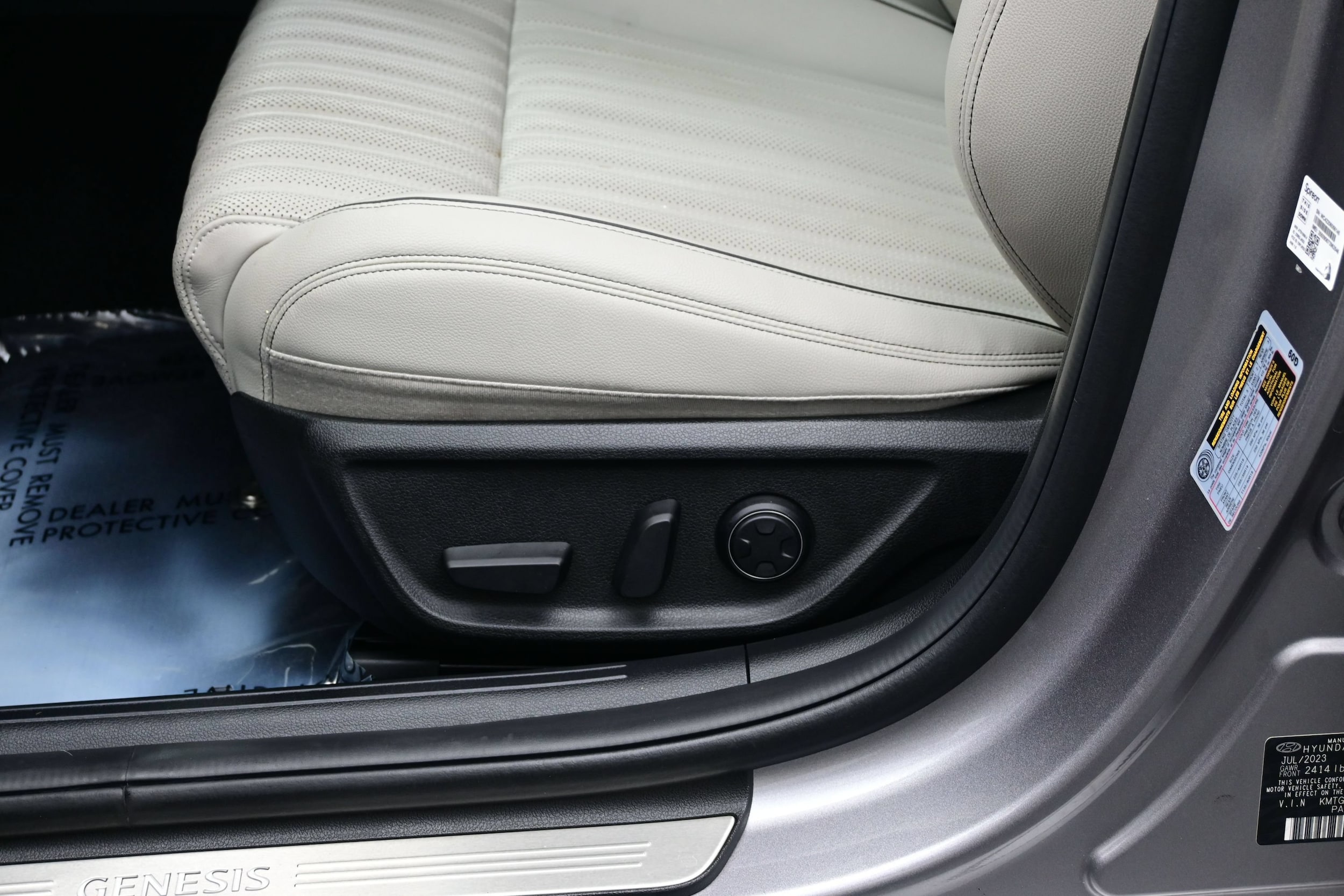2023 GENESIS G70 Standard - Photo 11