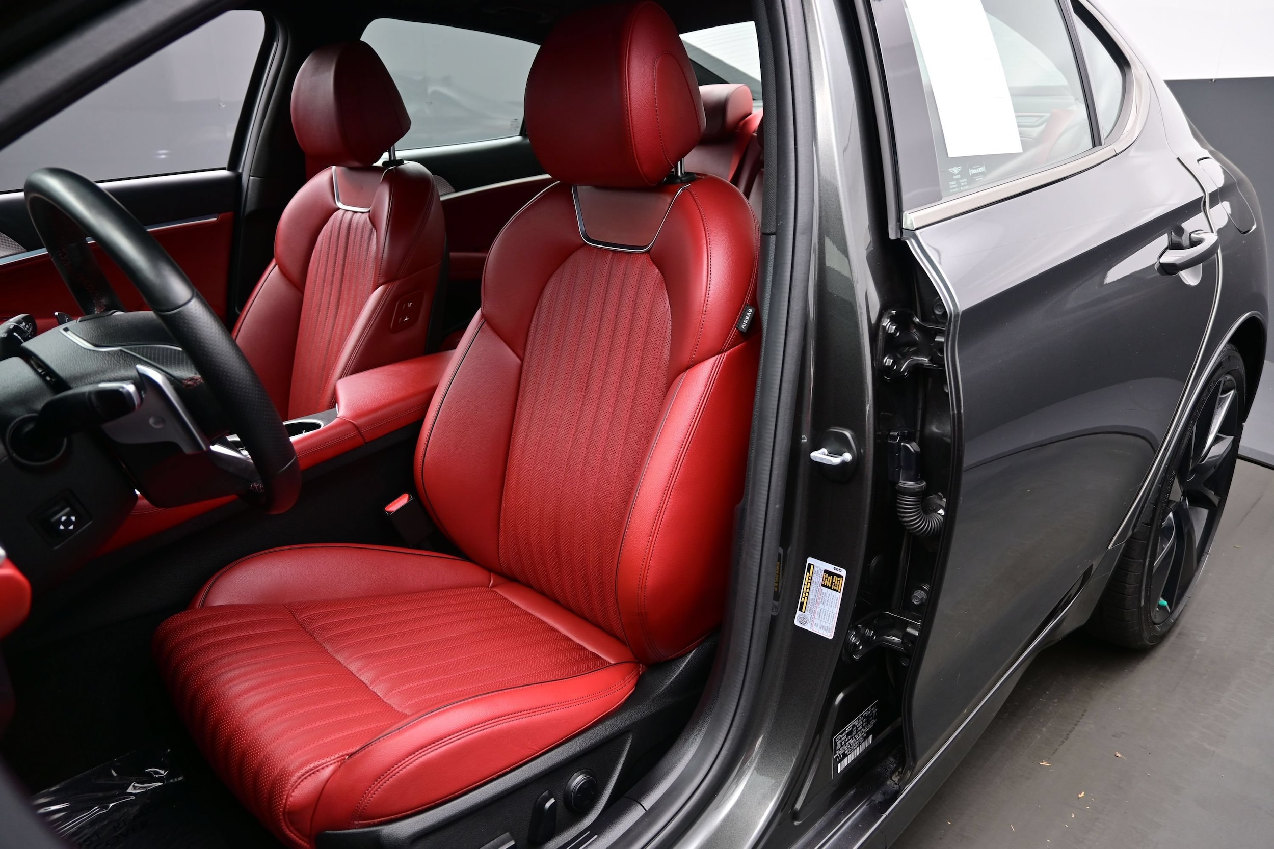 2023 GENESIS G70 Standard - Photo 12