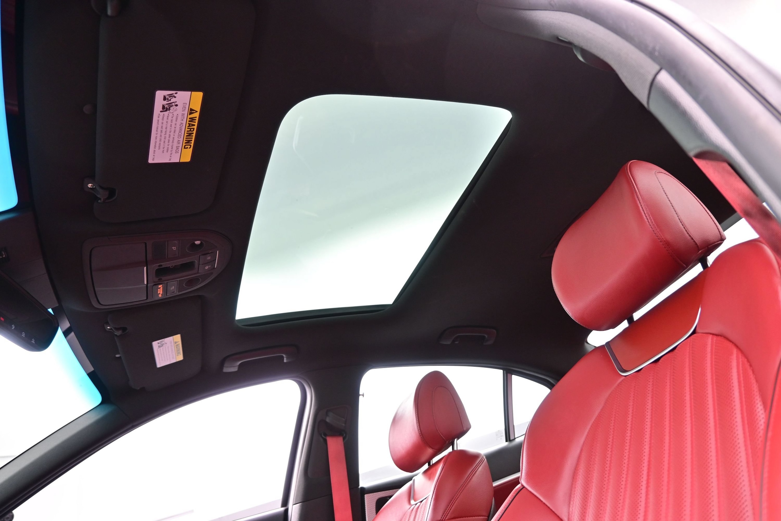 2023 GENESIS G70 Standard - Photo 18