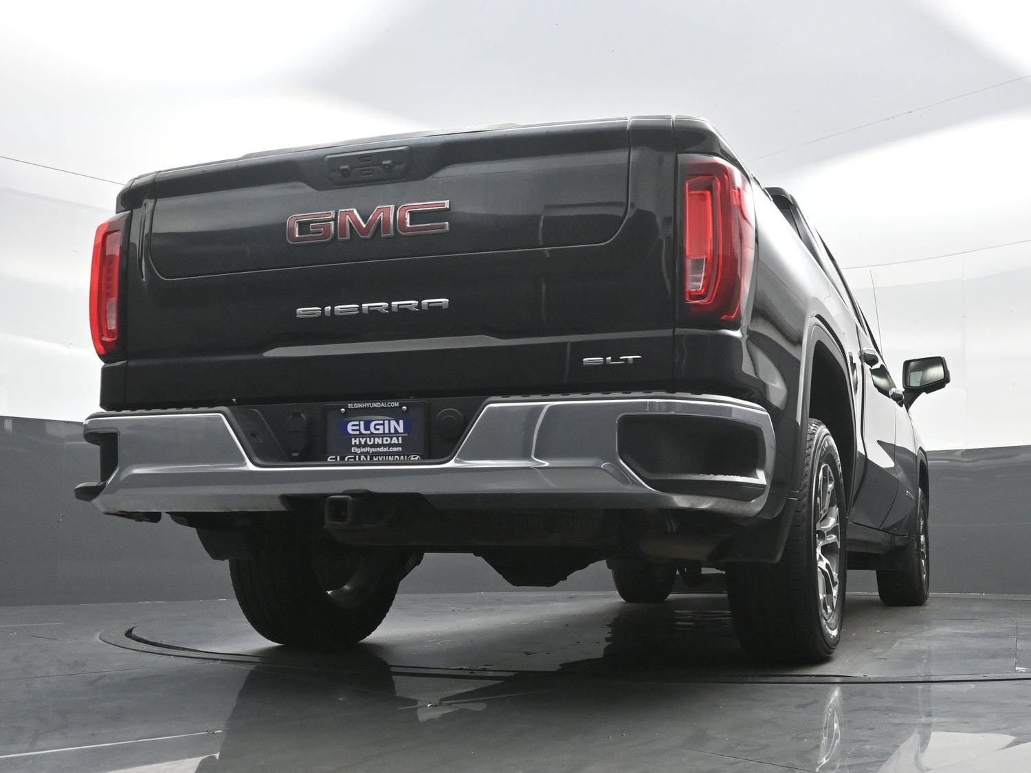 2025 GMC Sierra 1500 SLT - Photo 29