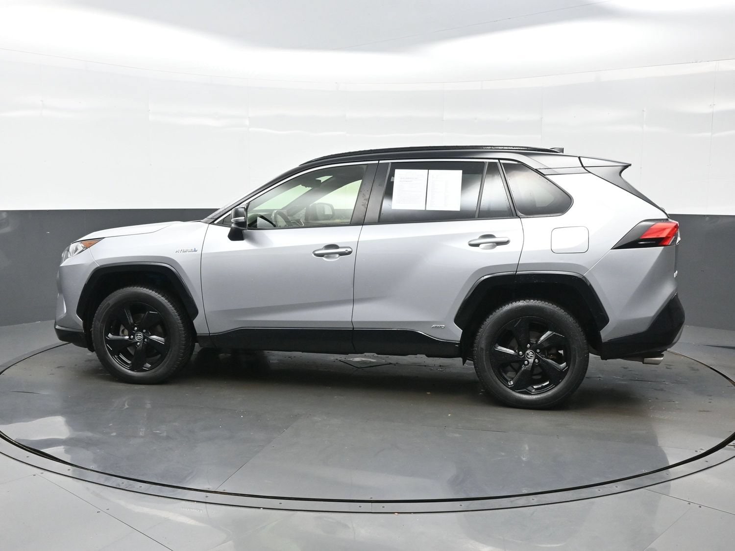 2020 Toyota RAV4 XSE - Photo 3