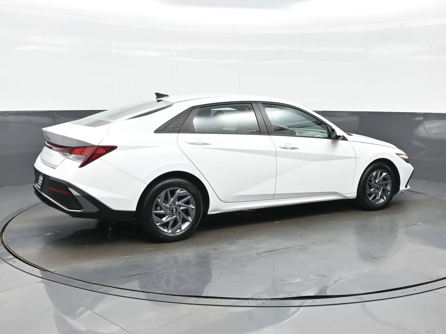 2024 Hyundai Elantra SEL - Photo 6