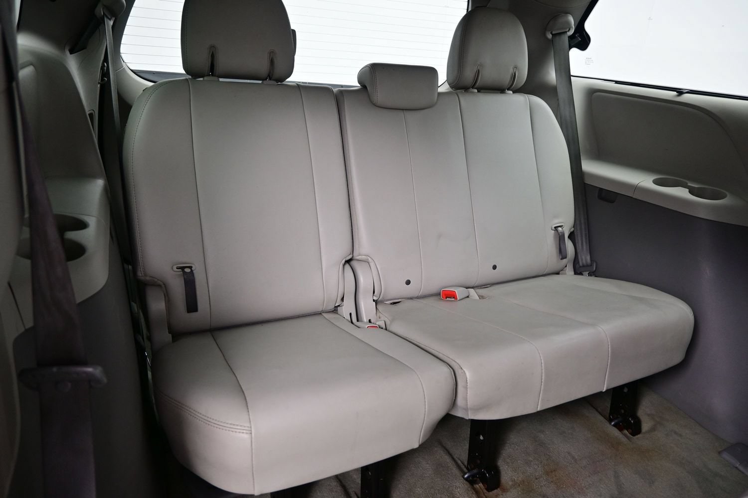 2014 Toyota Sienna XLE - Photo 14