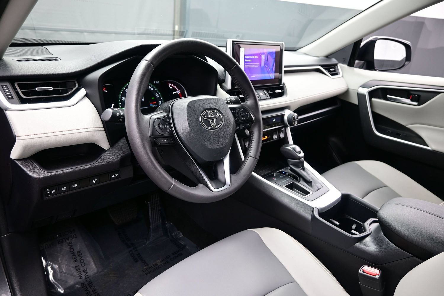 2025 Toyota RAV4 XLE Premium - Photo 13