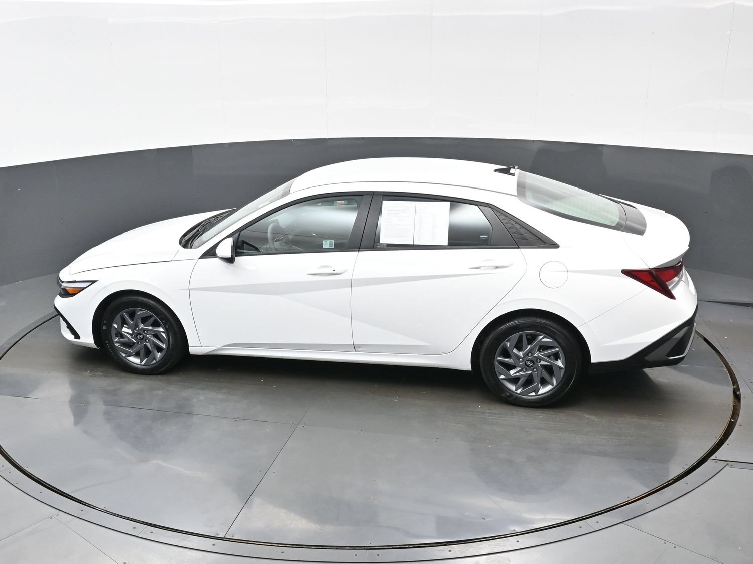 2024 Hyundai Elantra SEL - Photo 33