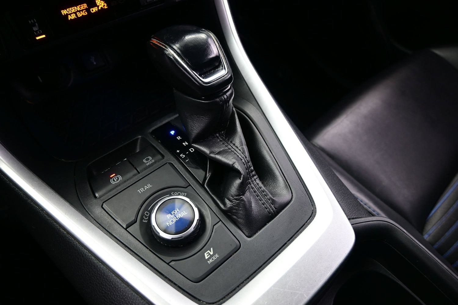 2020 Toyota RAV4 XSE - Photo 21
