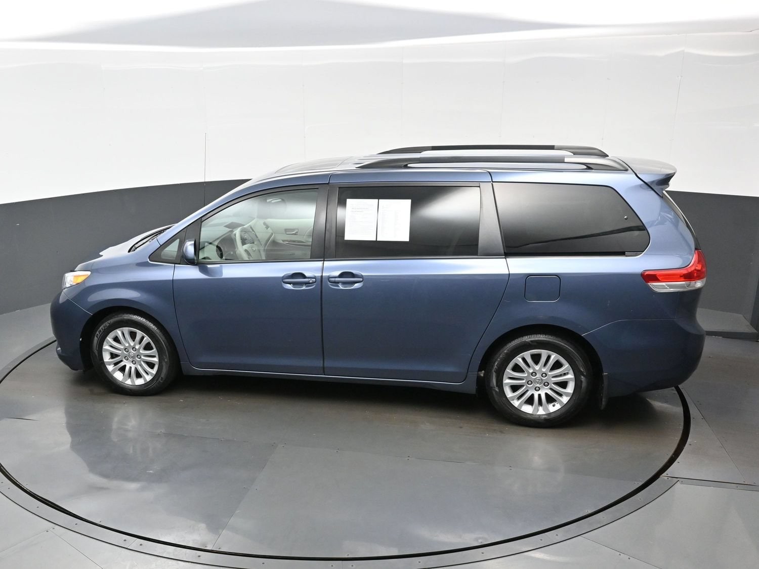 2014 Toyota Sienna XLE - Photo 31