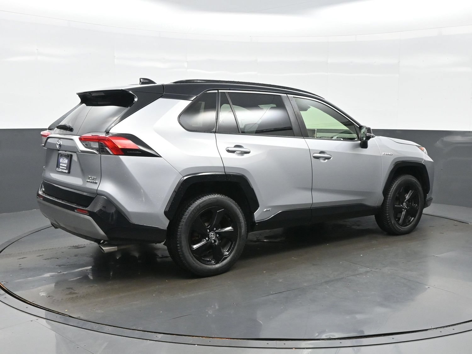 2020 Toyota RAV4 XSE - Photo 6