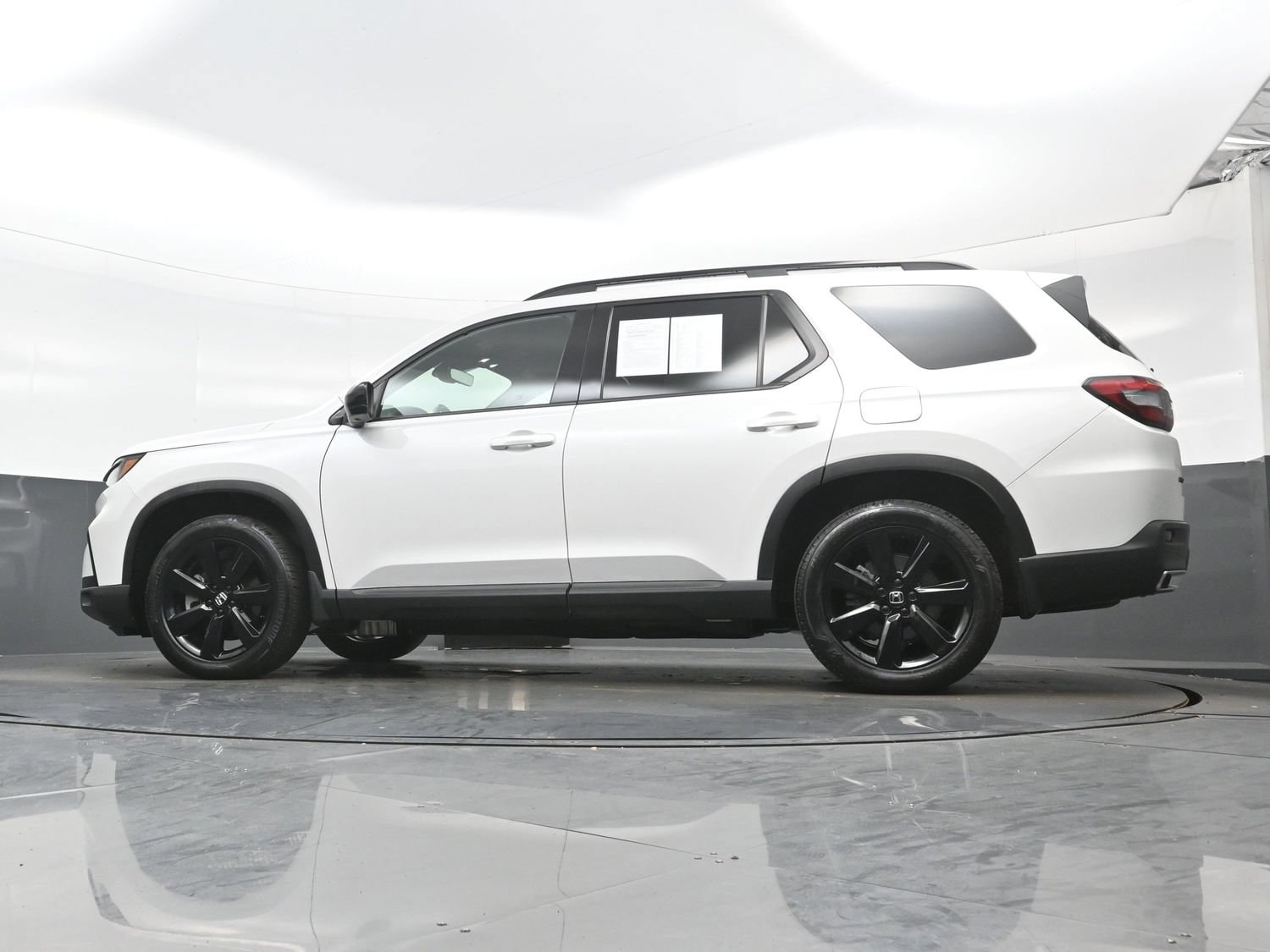 2025 Honda Pilot Black Edition - Photo 31
