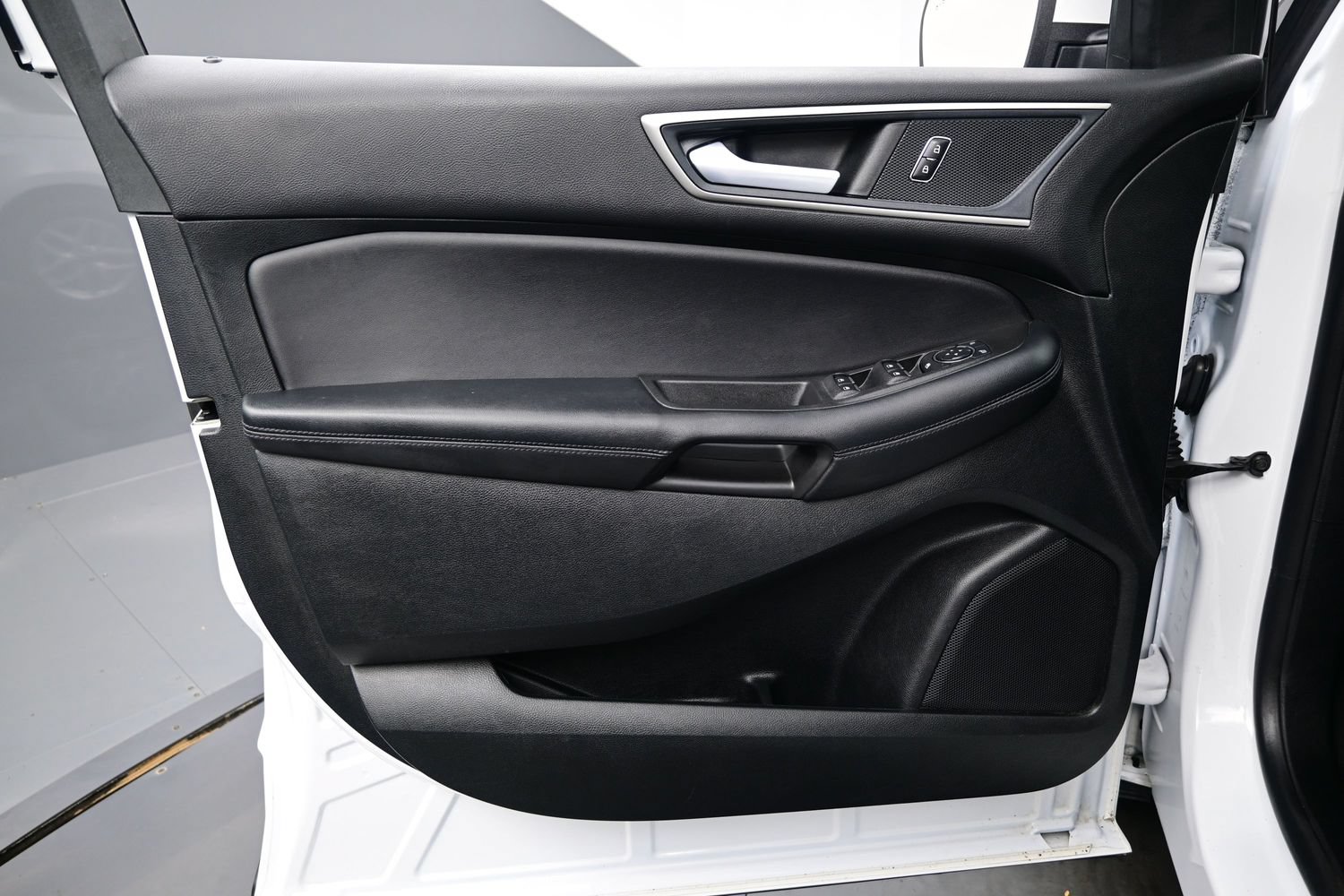 2024 Ford Edge SEL - Photo 9