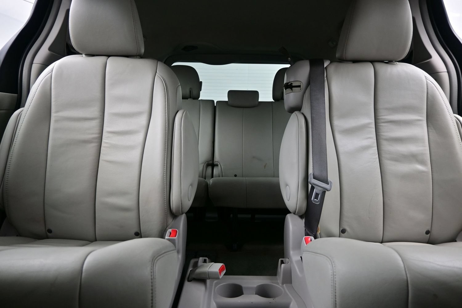 2014 Toyota Sienna XLE - Photo 13