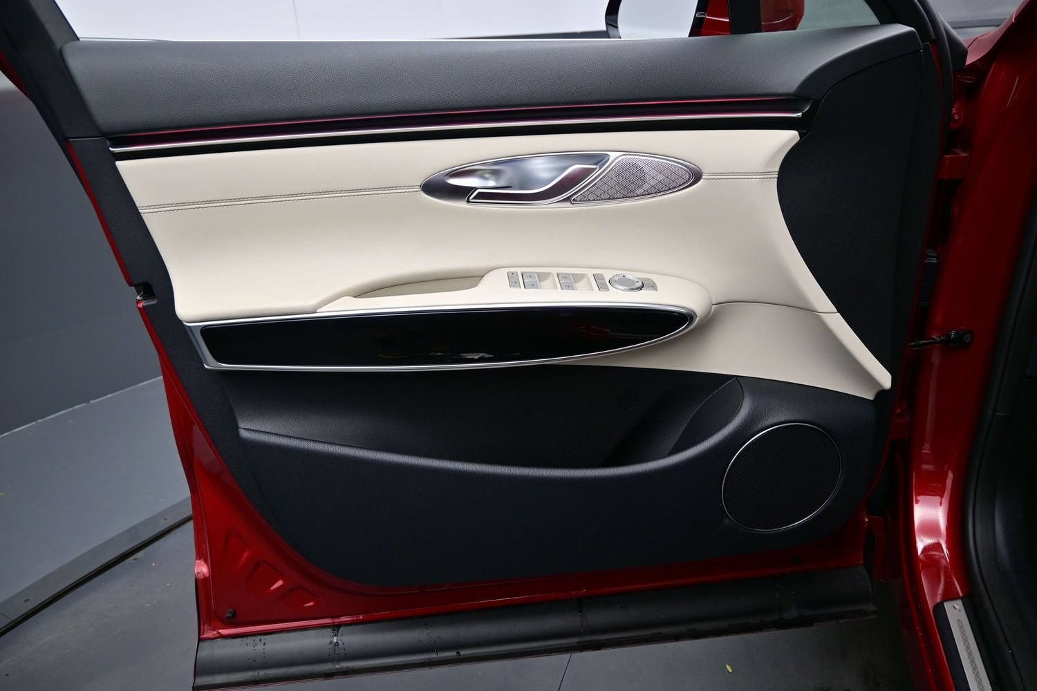 2026 GENESIS GV70 Standard - Photo 9