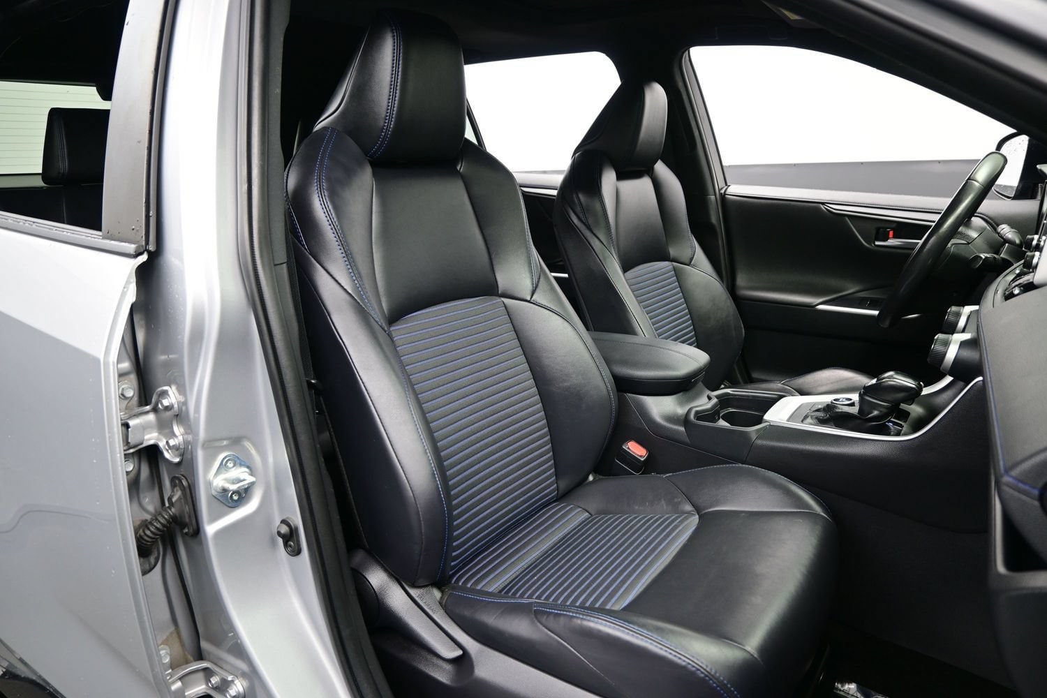2020 Toyota RAV4 XSE - Photo 14