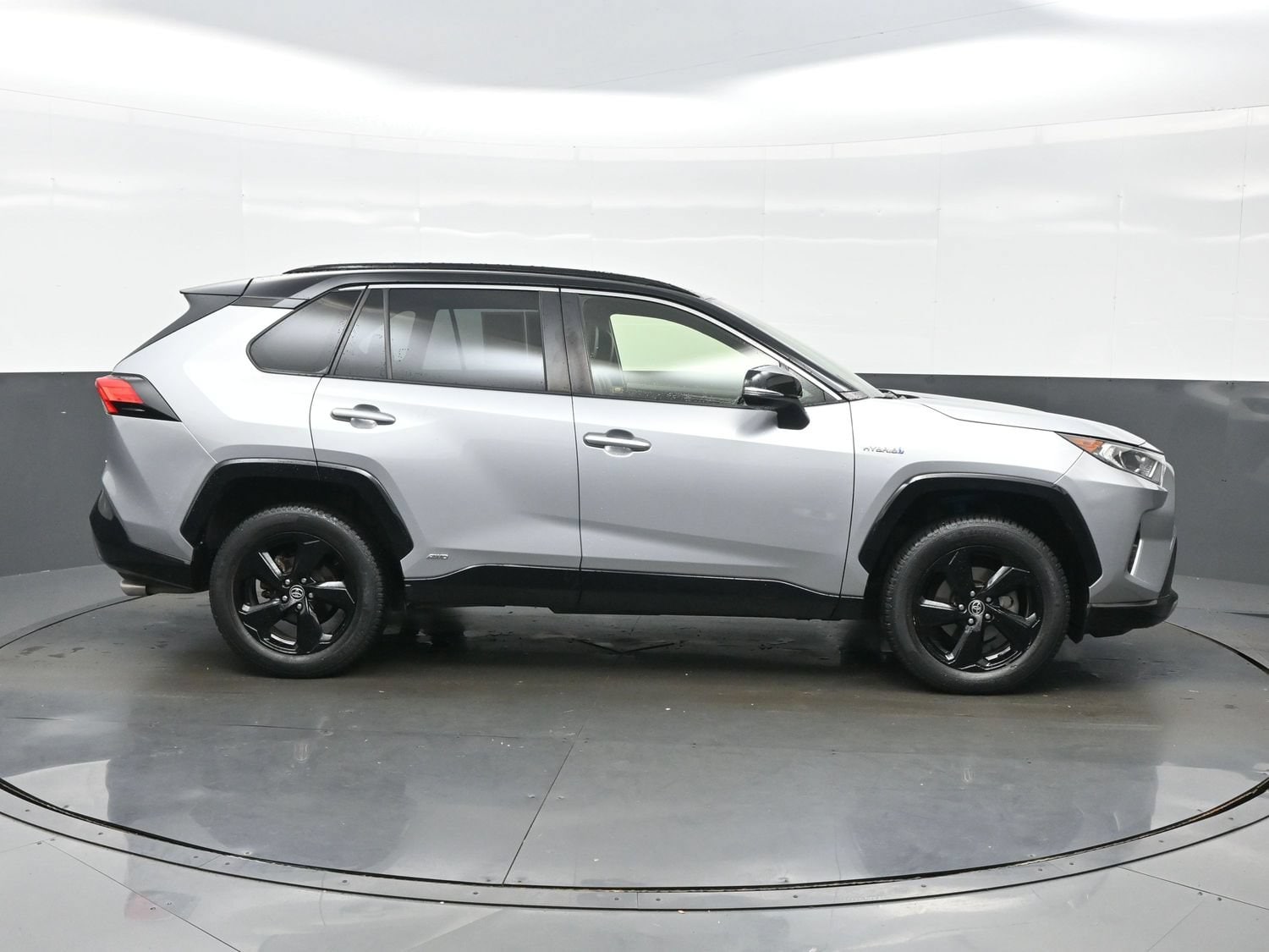 2020 Toyota RAV4 XSE - Photo 7