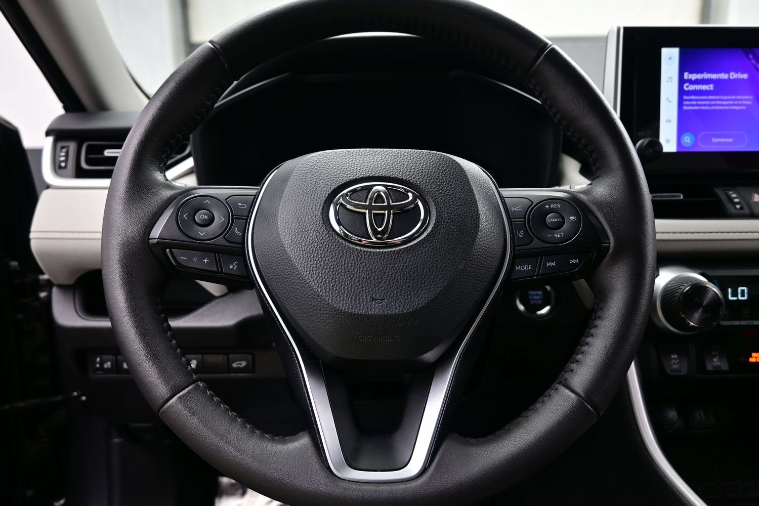 2025 Toyota RAV4 XLE Premium - Photo 25