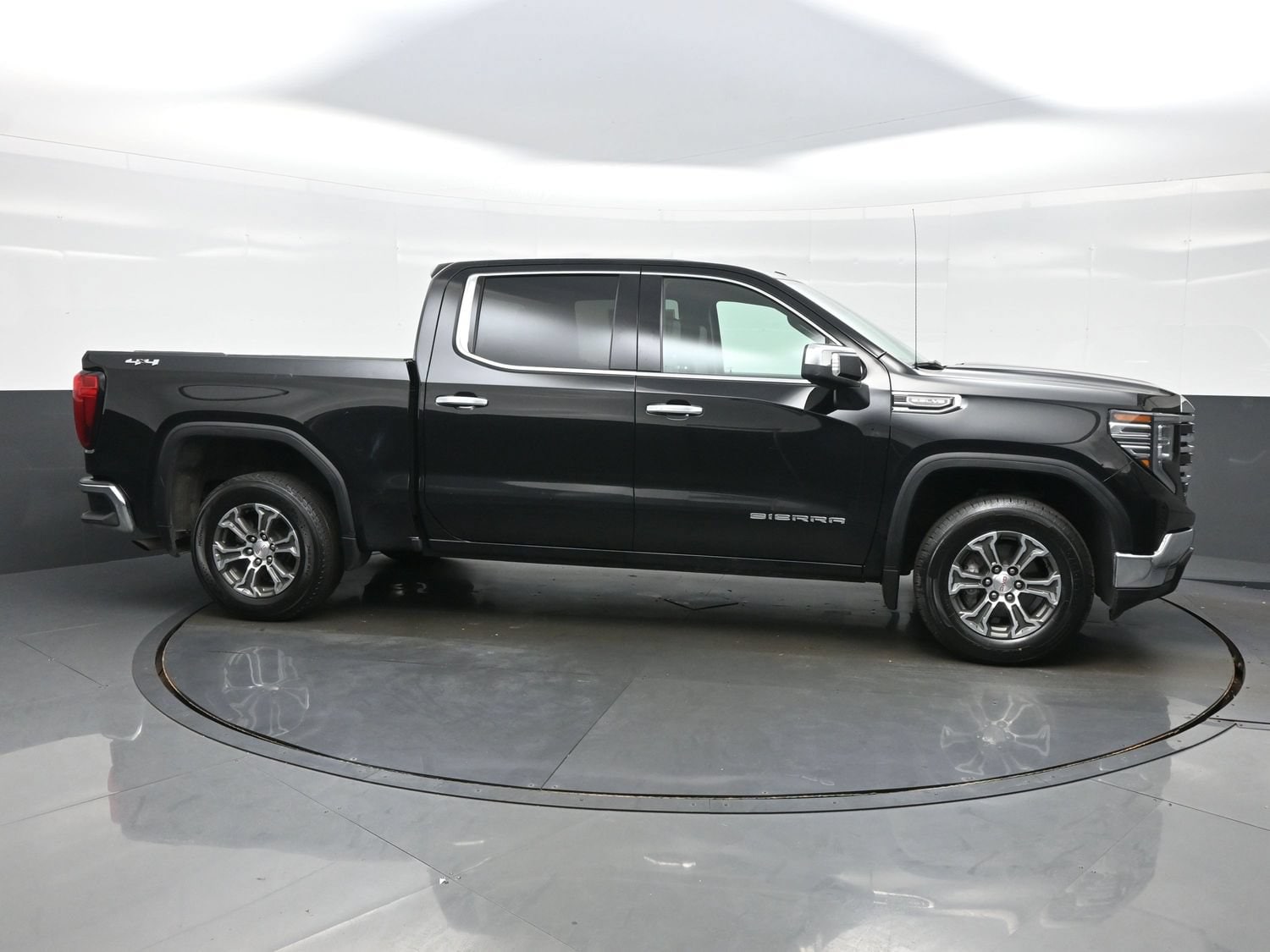 2025 GMC Sierra 1500 SLT - Photo 7