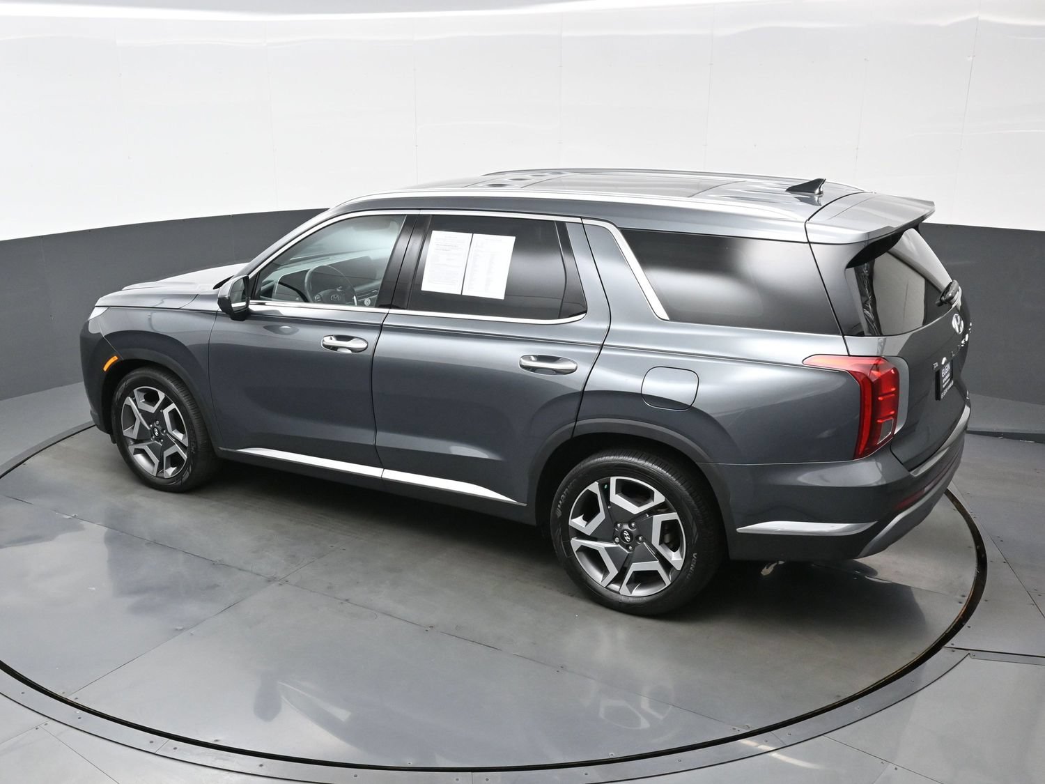 2024 Hyundai Palisade Limited - Photo 38