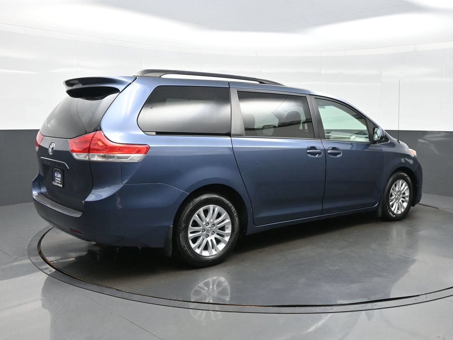 2014 Toyota Sienna XLE - Photo 6