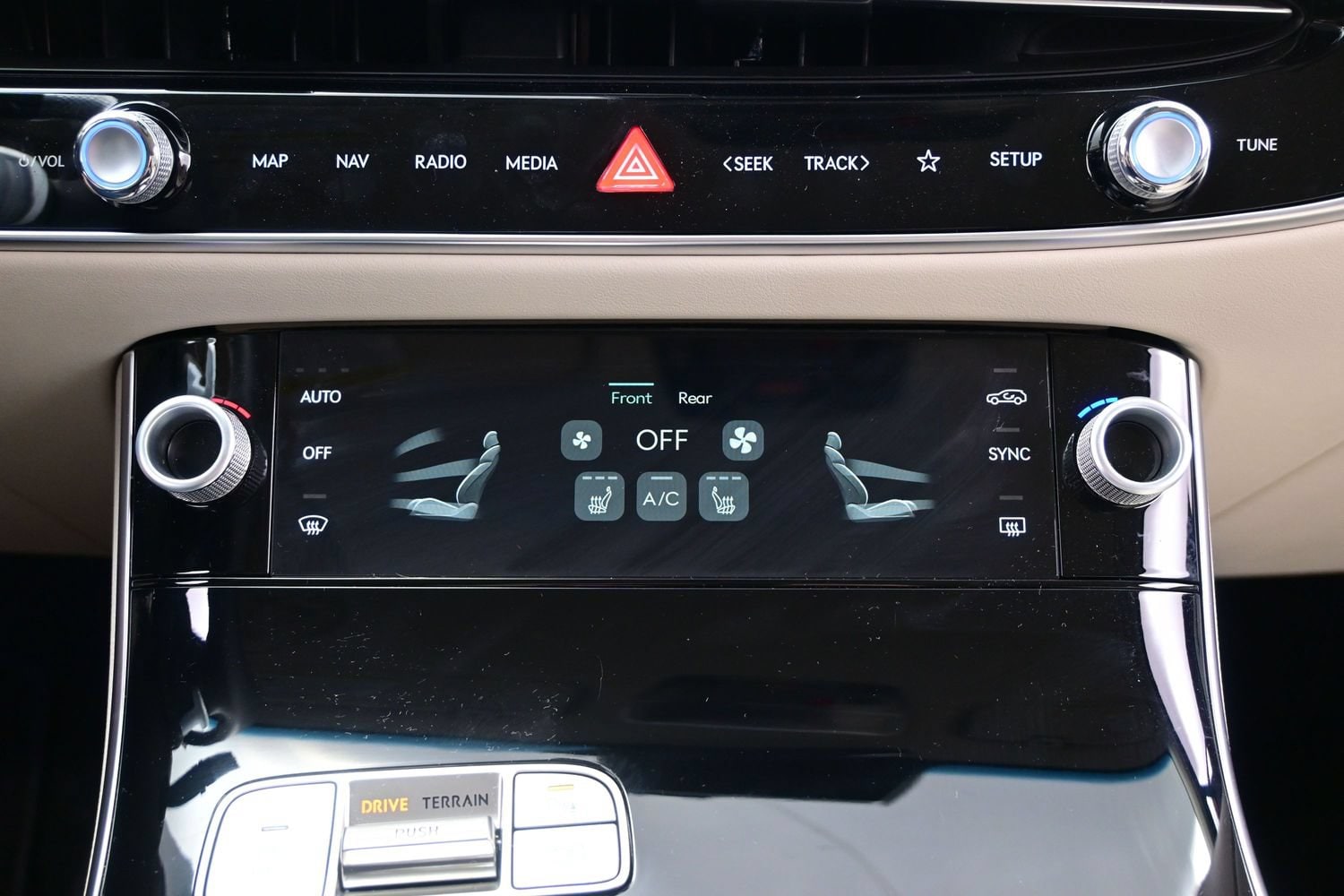 2026 GENESIS GV70 Standard - Photo 20