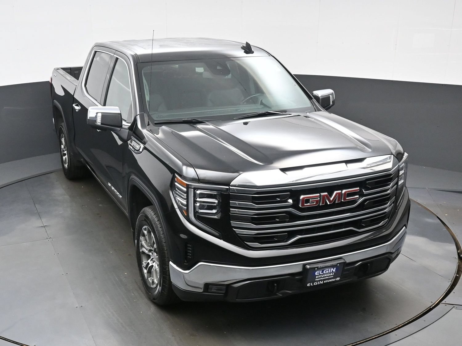 2025 GMC Sierra 1500 SLT - Photo 38