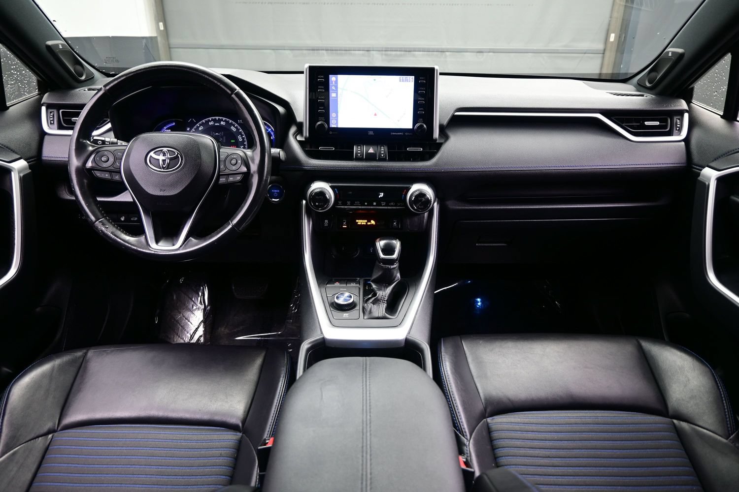 2020 Toyota RAV4 XSE - Photo 17