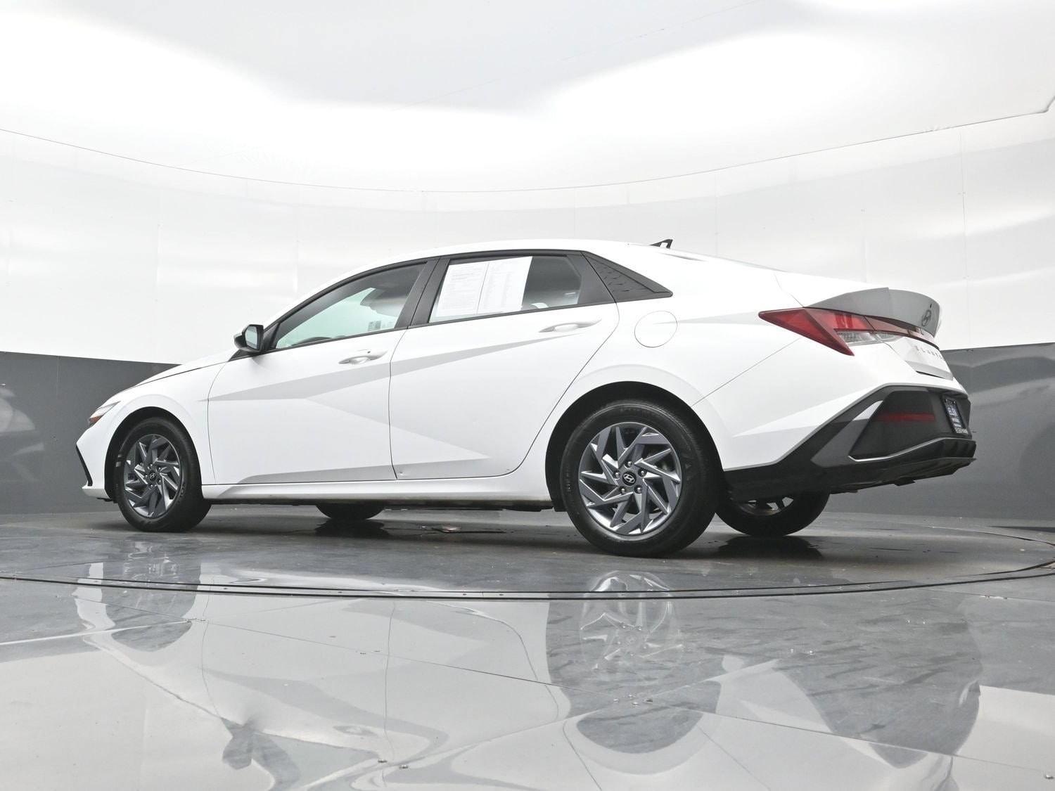 2024 Hyundai Elantra SEL - Photo 27