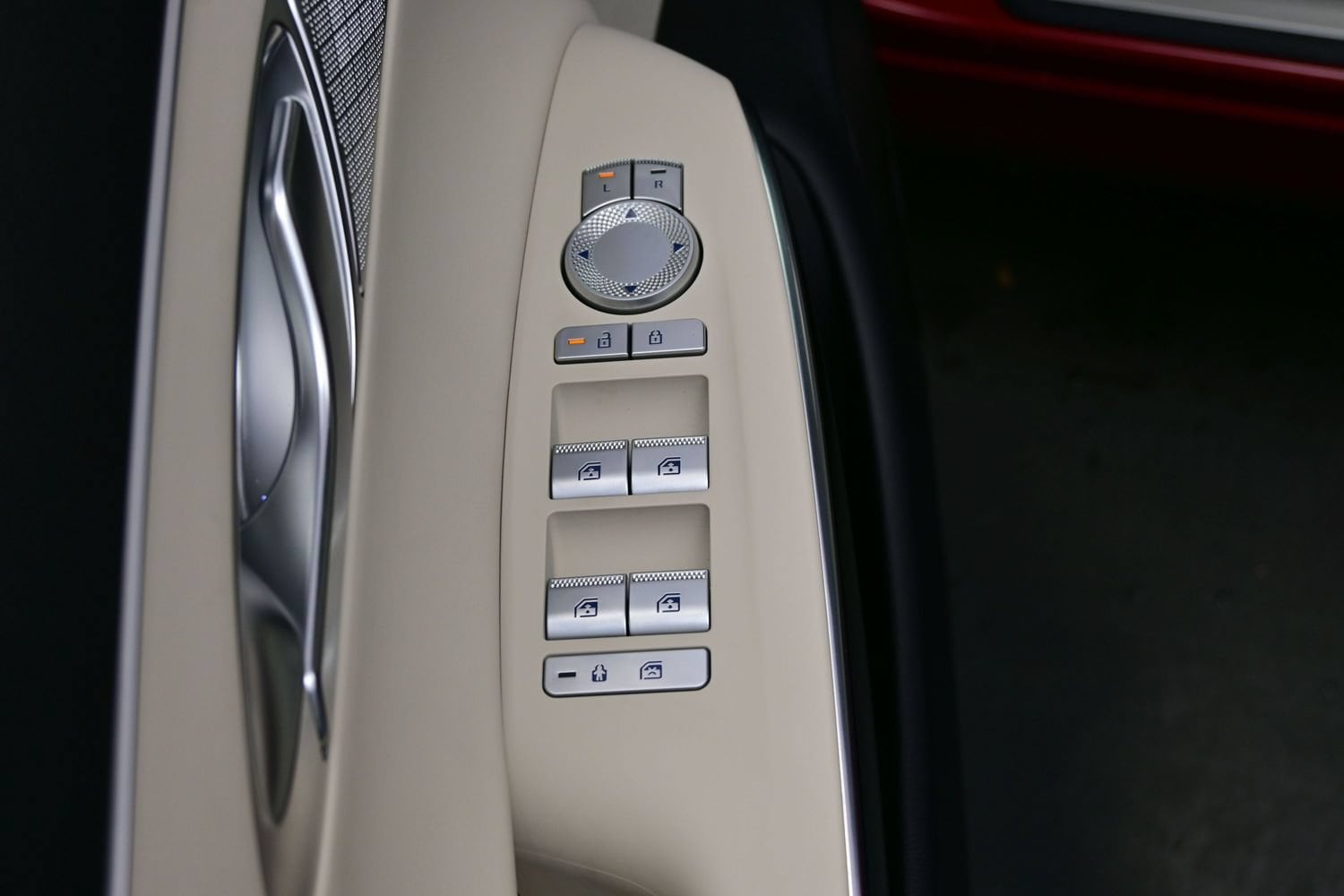 2026 GENESIS GV70 Standard - Photo 10