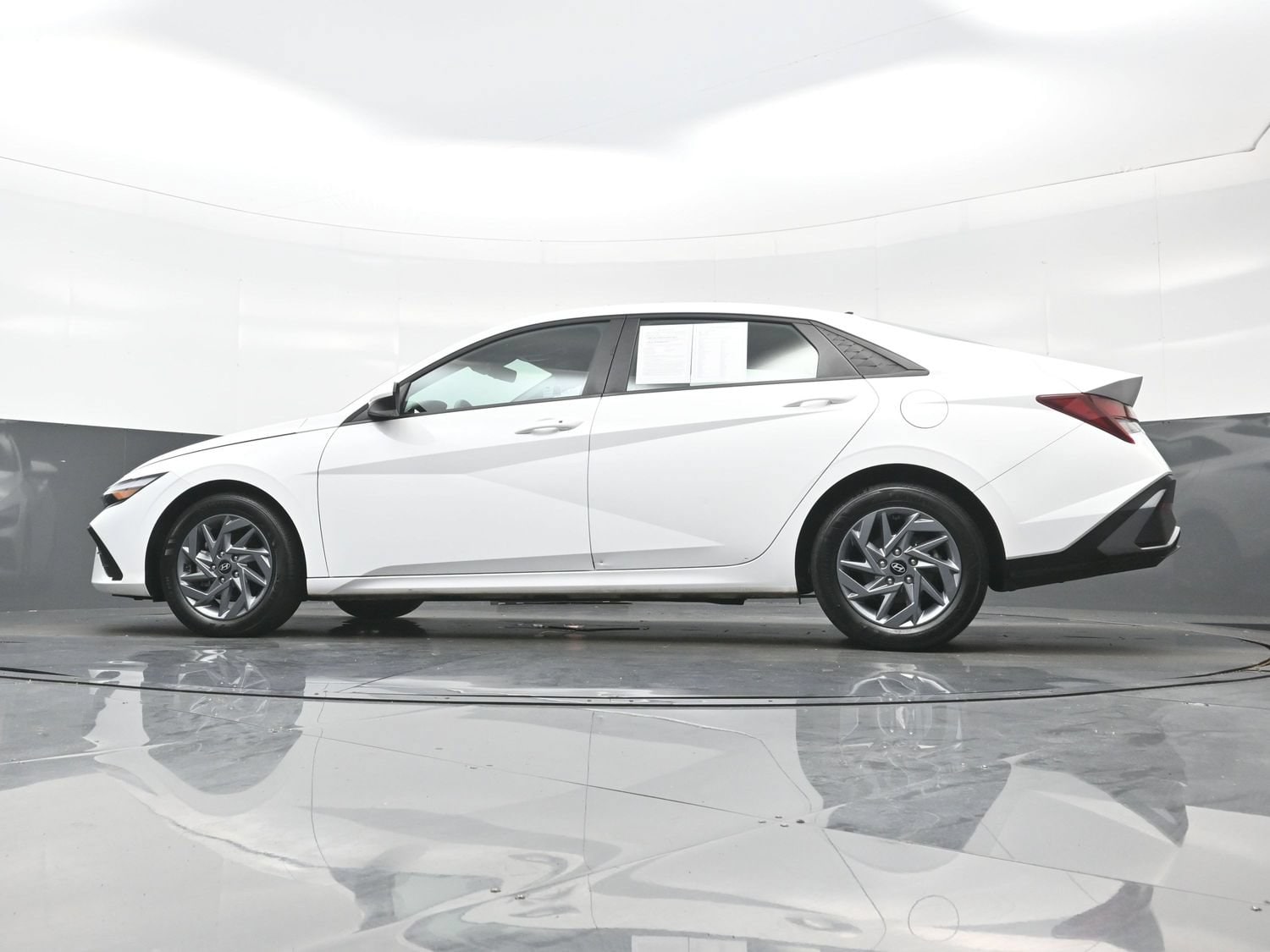 2024 Hyundai Elantra SEL - Photo 26