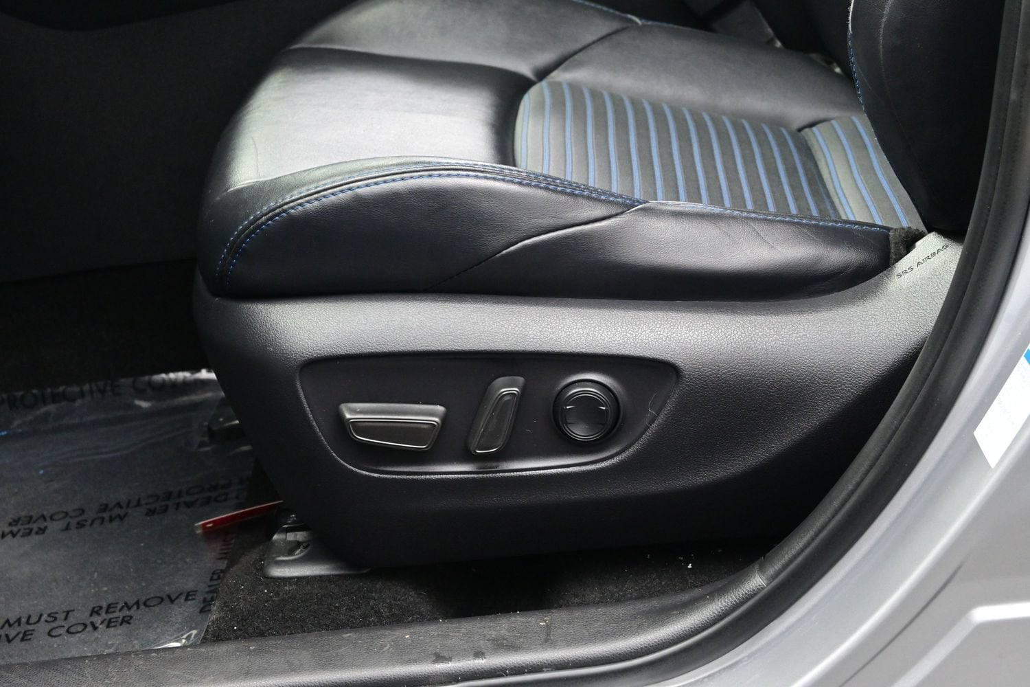 2020 Toyota RAV4 XSE - Photo 11