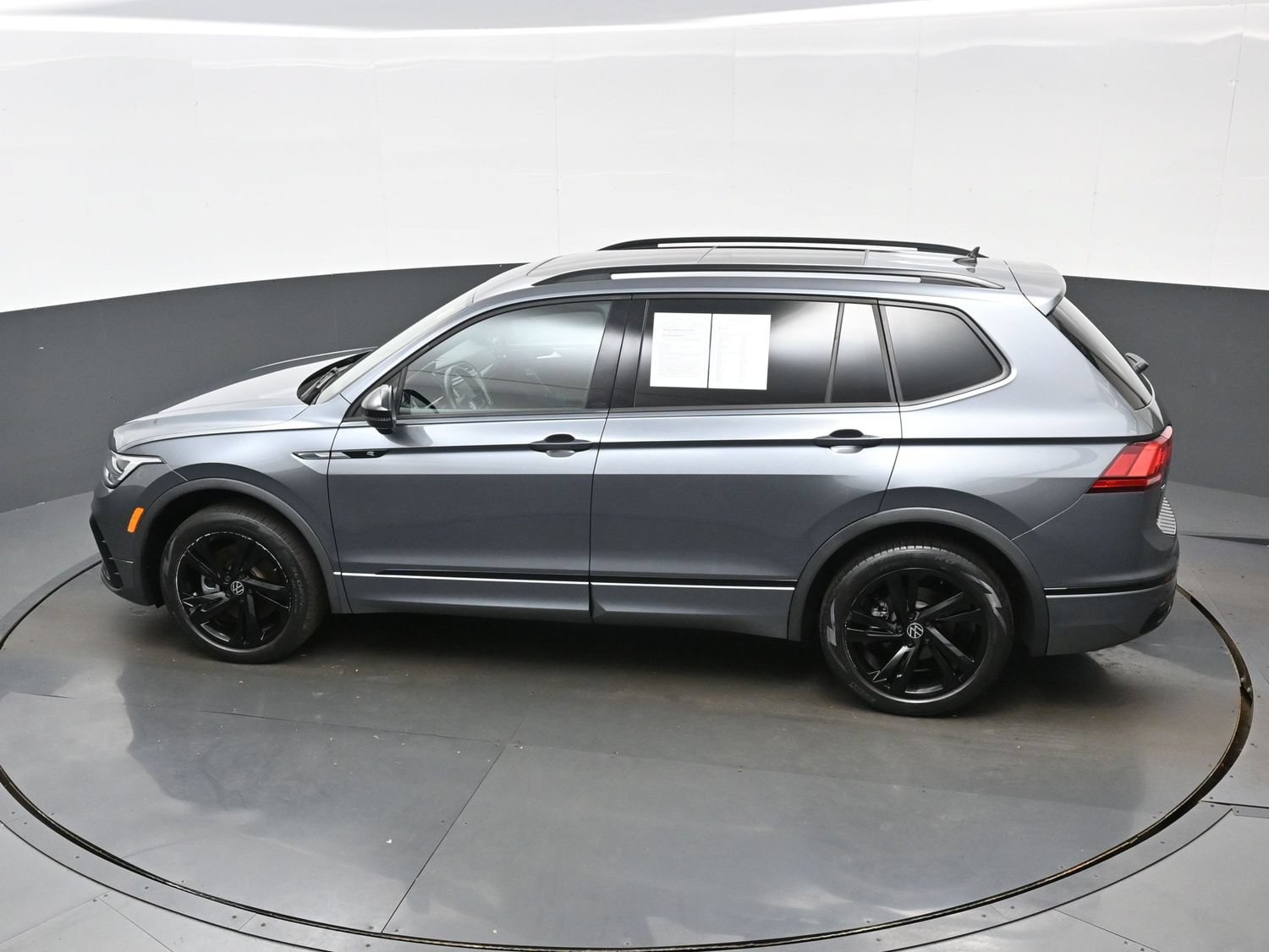 2023 Volkswagen Tiguan SE R-LINE BLACK - Photo 37