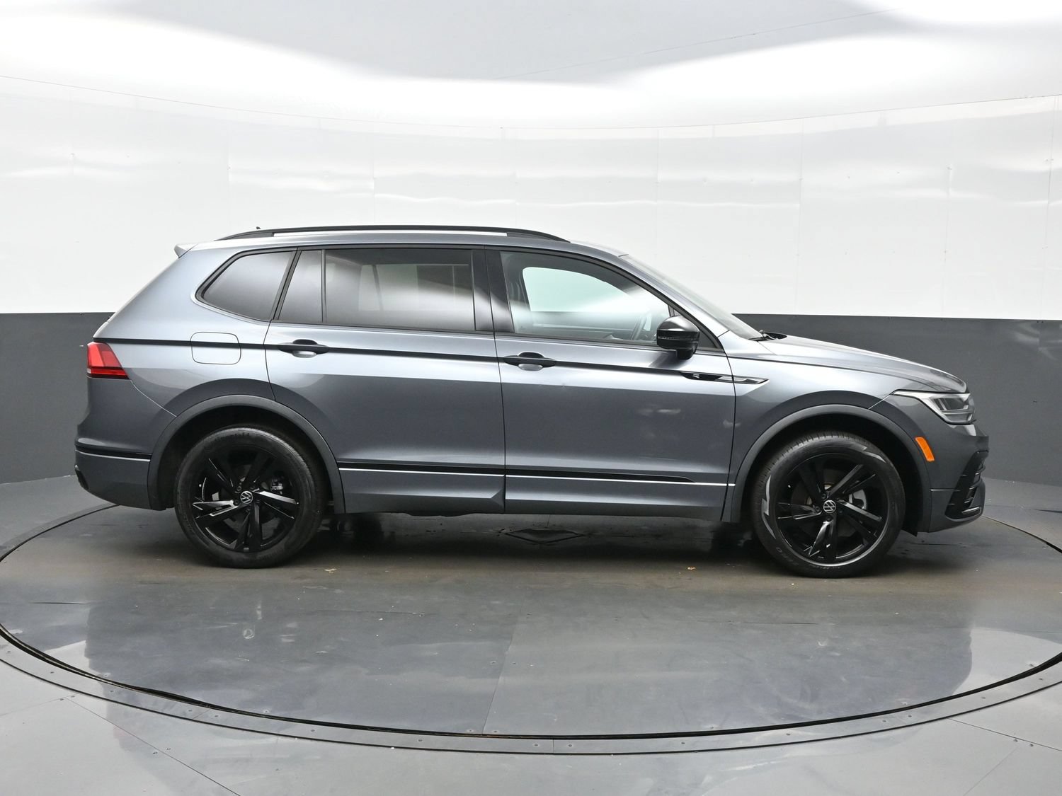 2023 Volkswagen Tiguan SE R-LINE BLACK - Photo 7