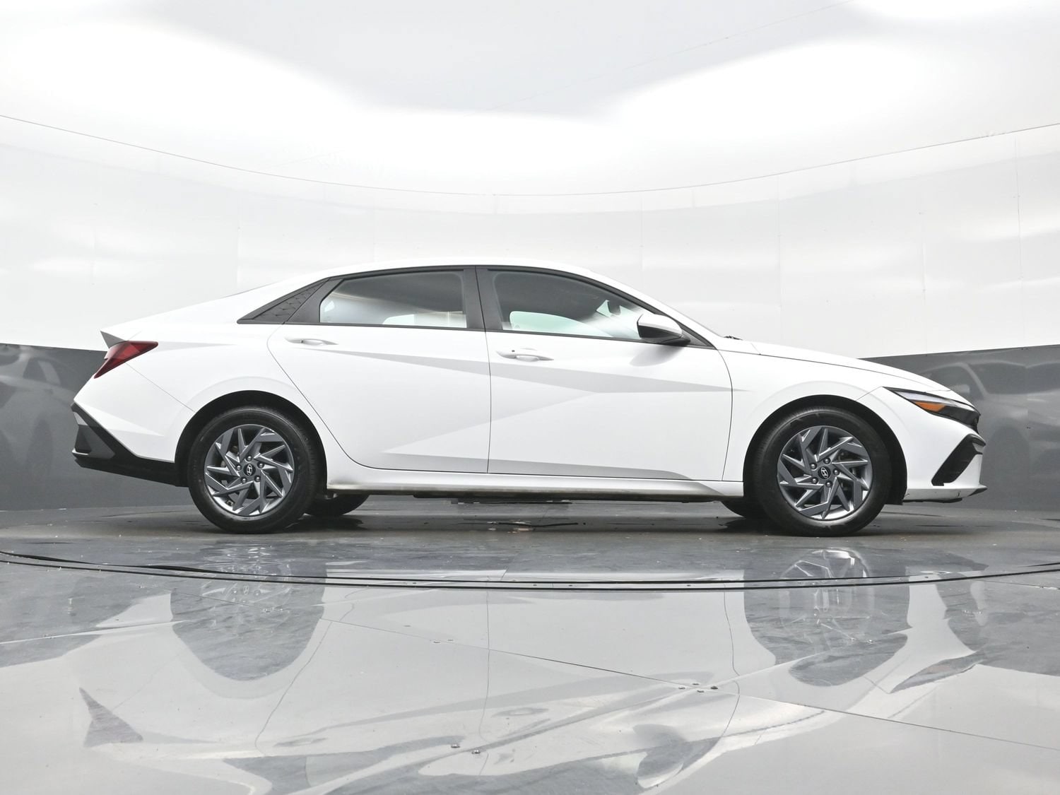 2024 Hyundai Elantra SEL - Photo 30