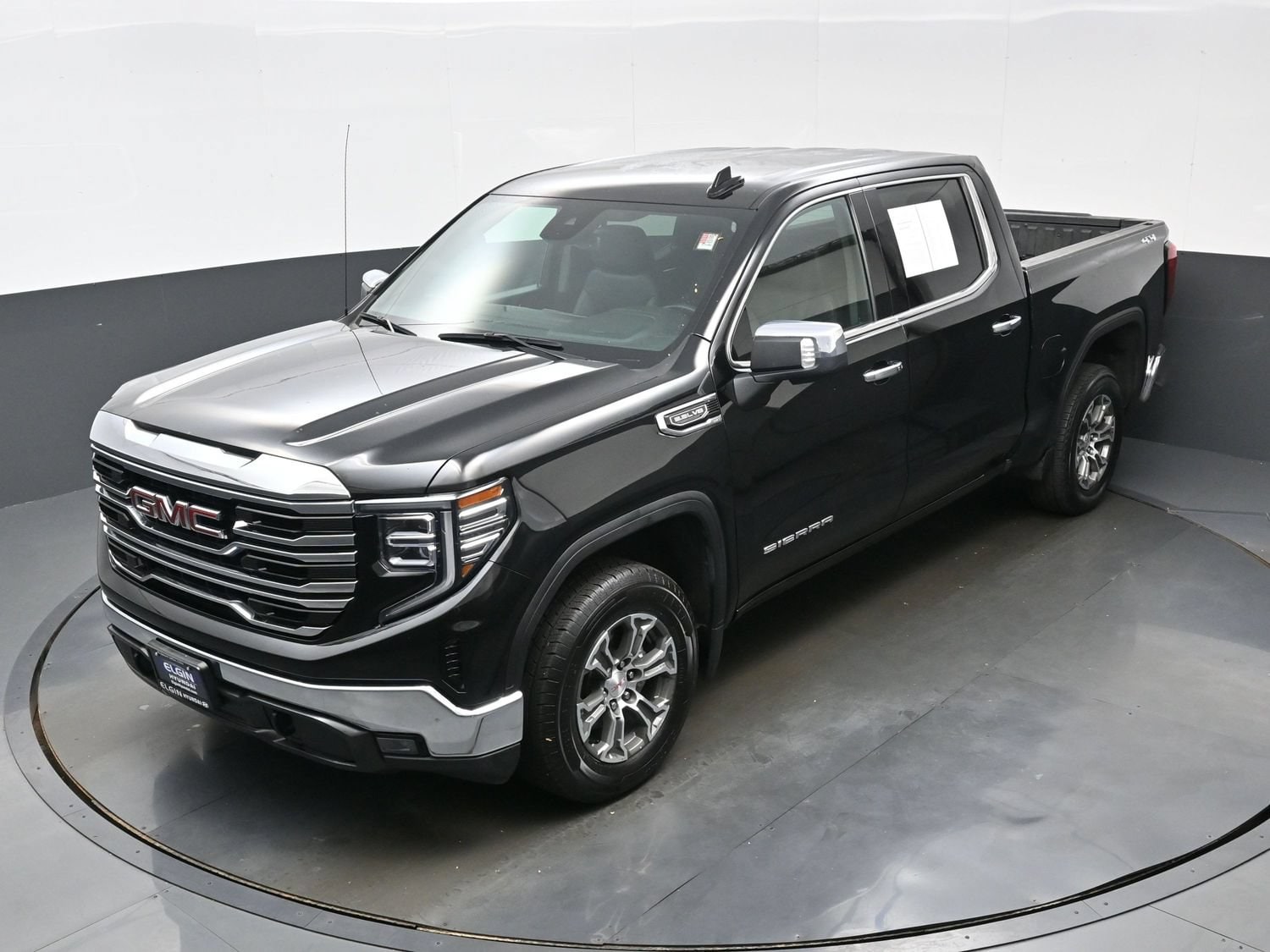 2025 GMC Sierra 1500 SLT - Photo 32