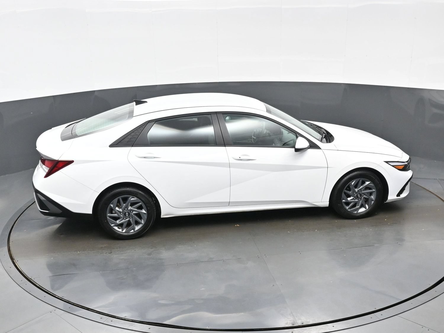 2024 Hyundai Elantra SEL - Photo 37