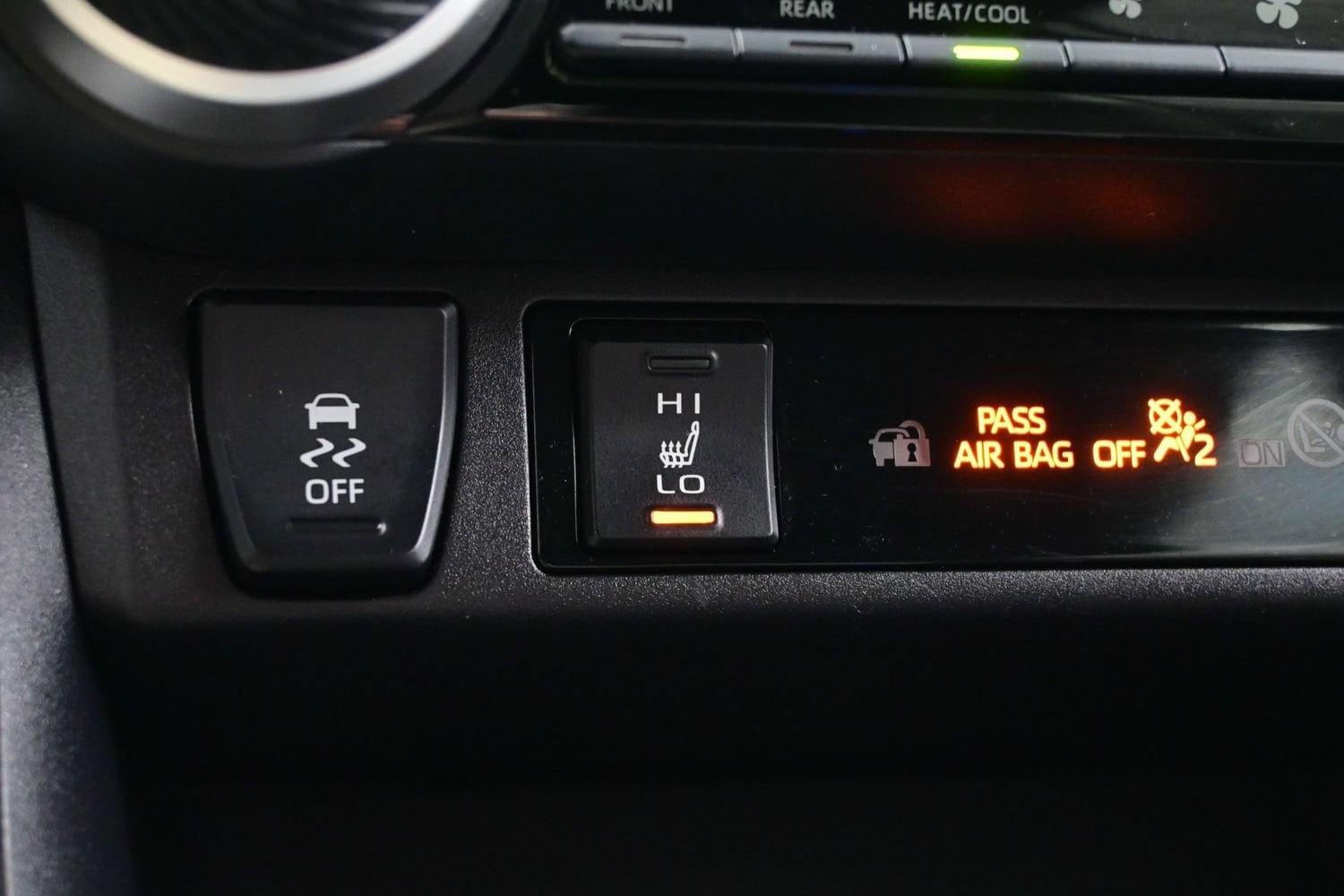 2025 Toyota RAV4 XLE Premium - Photo 22