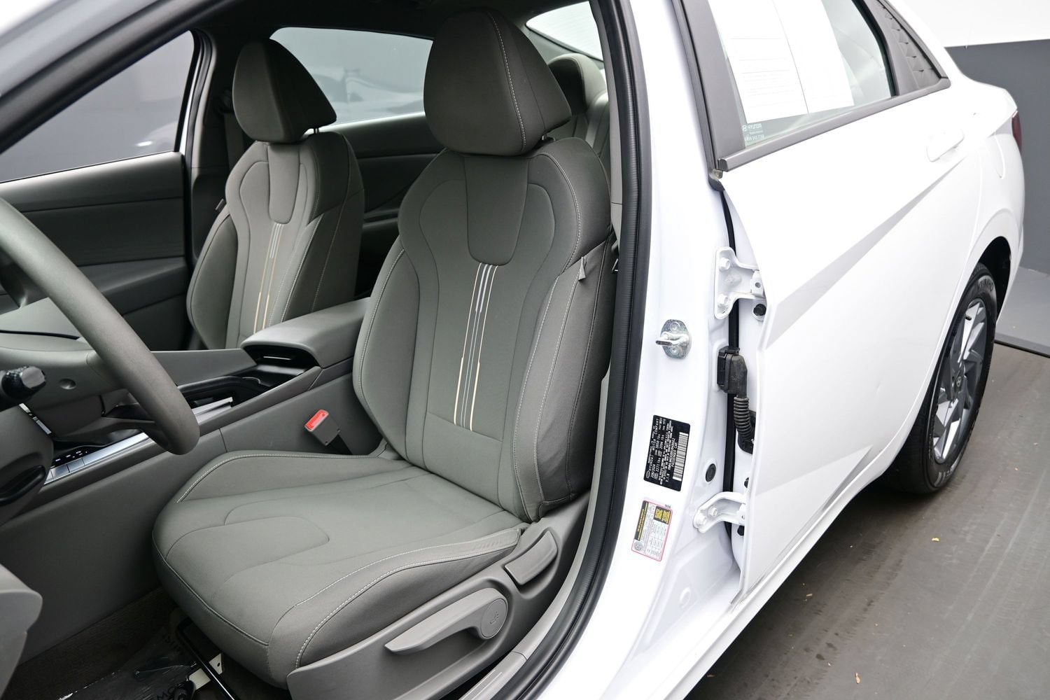 2024 Hyundai Elantra SEL - Photo 11