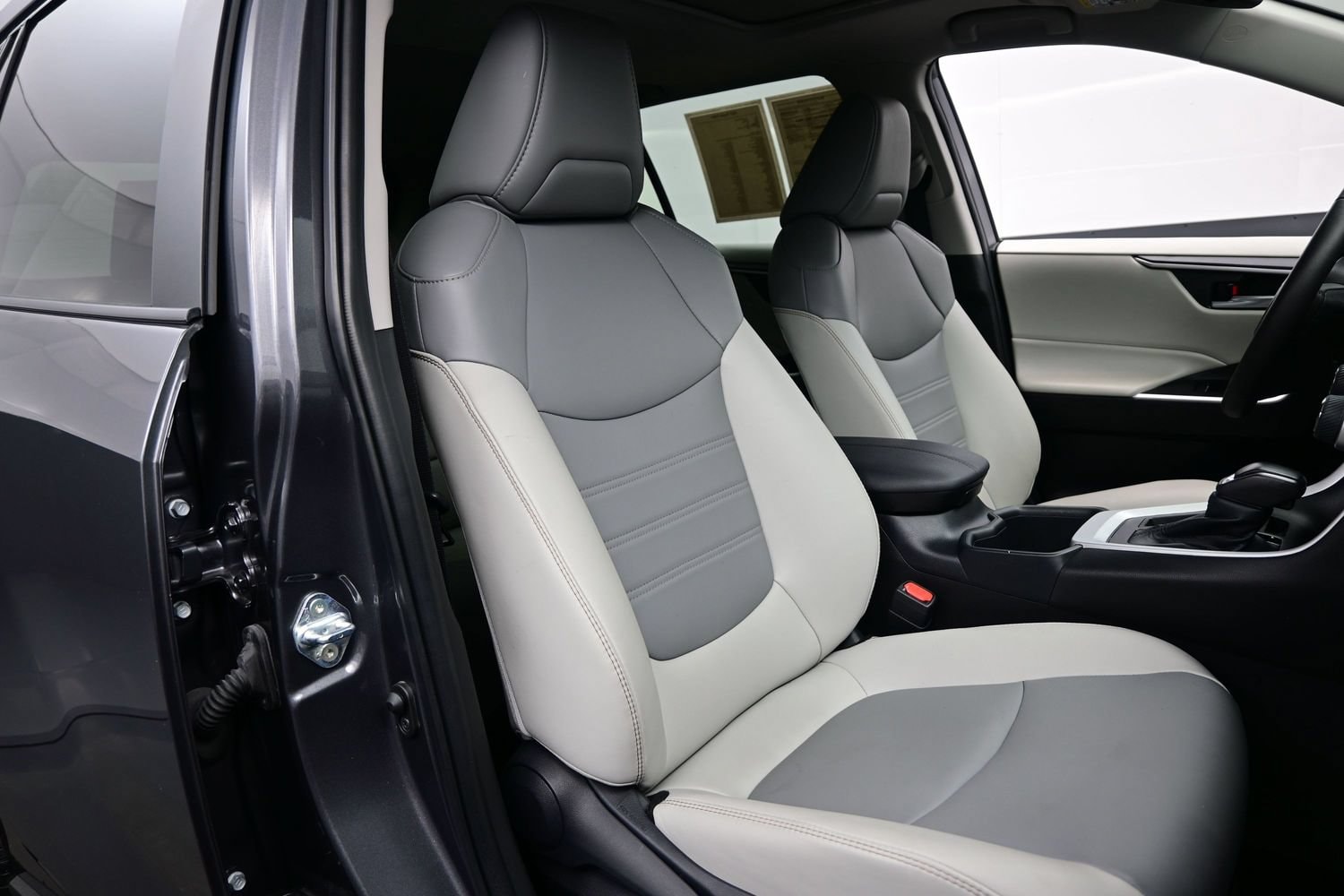 2025 Toyota RAV4 XLE Premium - Photo 14