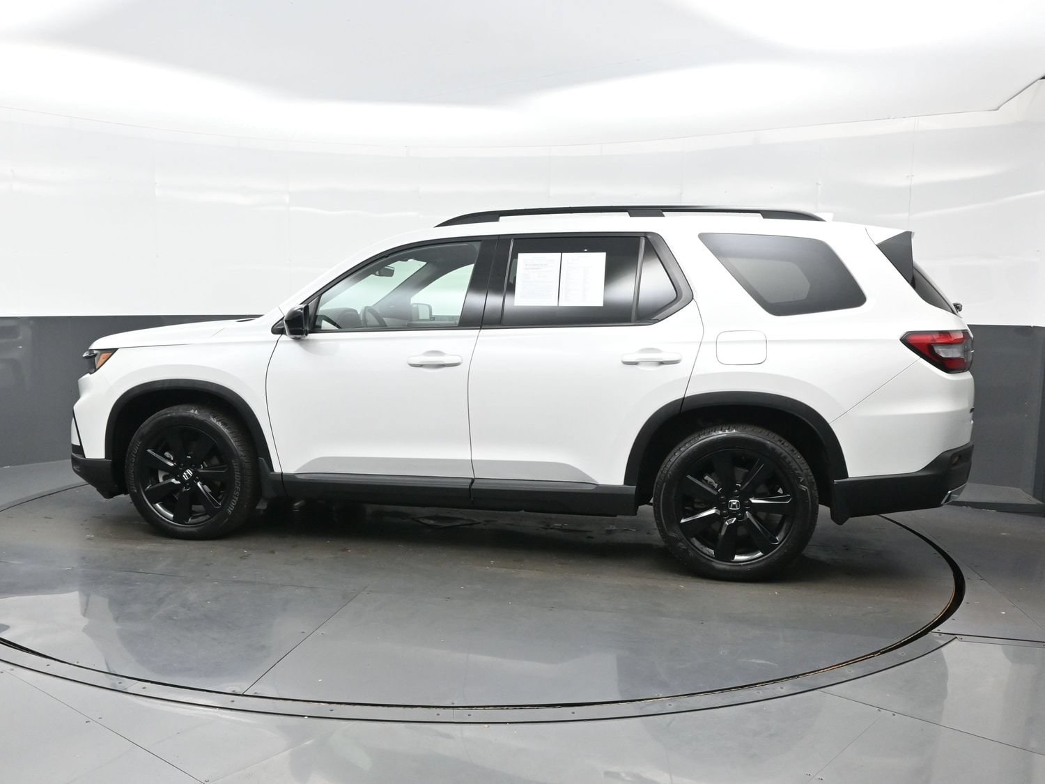 2025 Honda Pilot Black Edition - Photo 3
