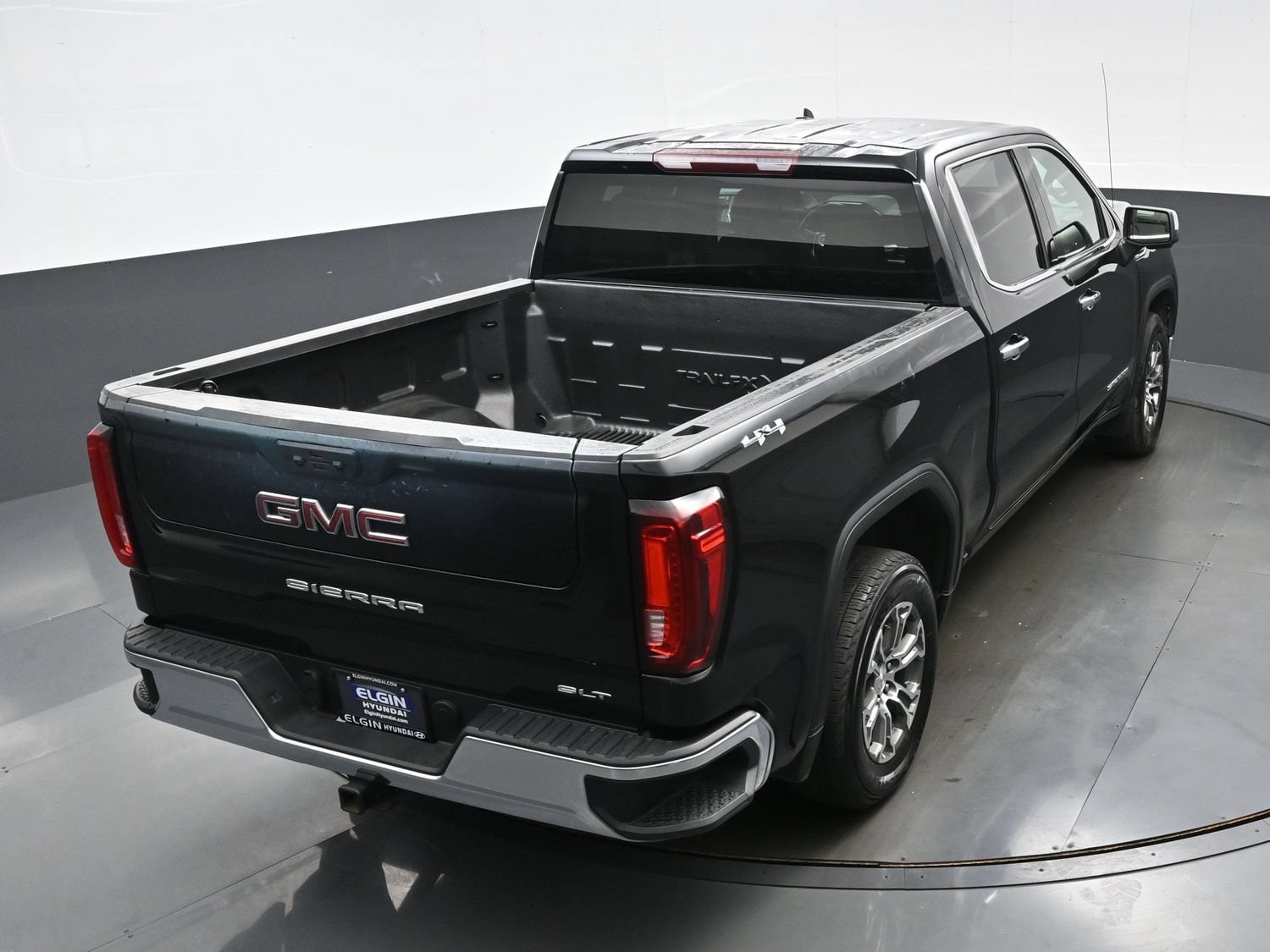 2025 GMC Sierra 1500 SLT - Photo 36