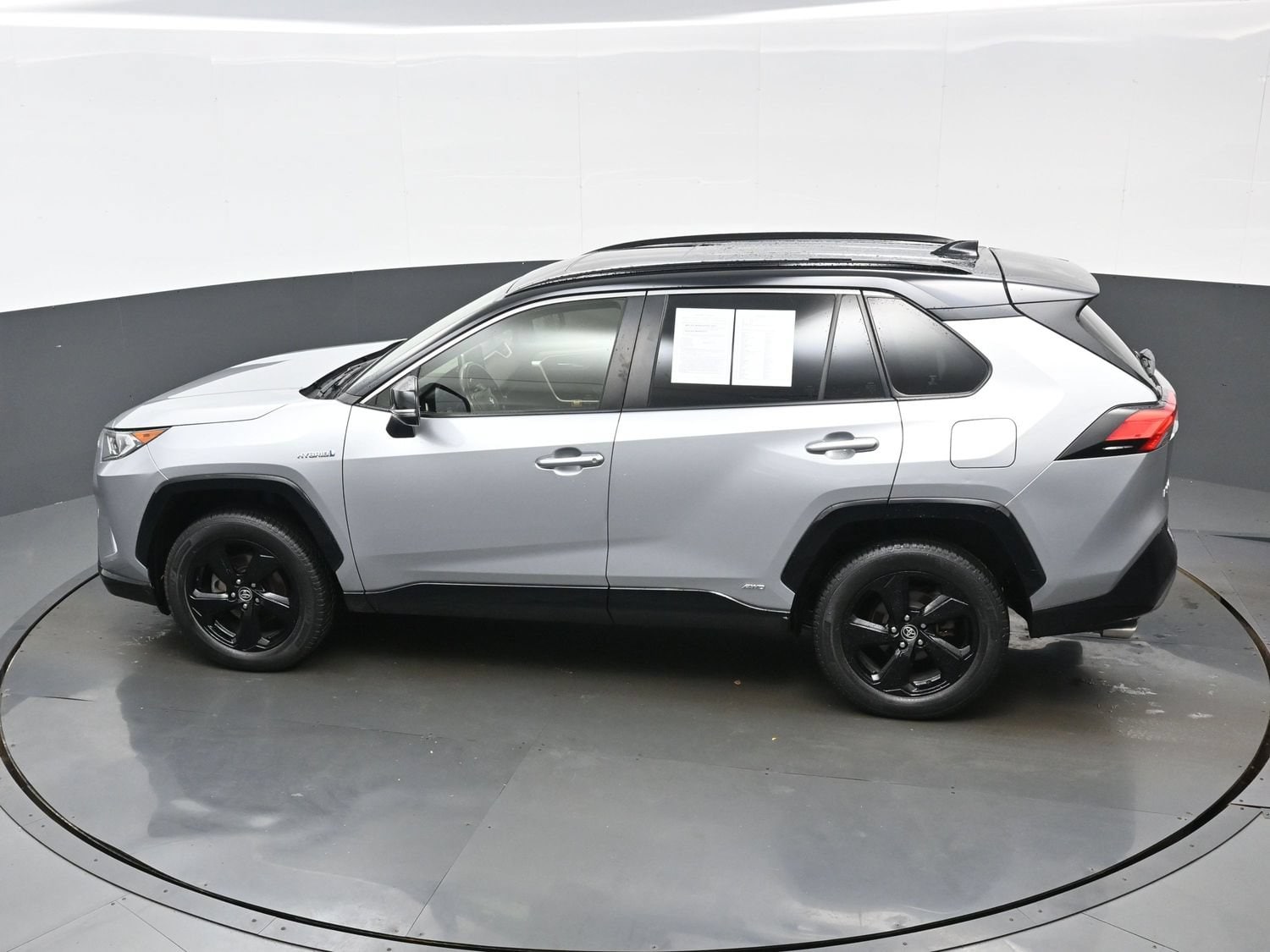 2020 Toyota RAV4 XSE - Photo 34